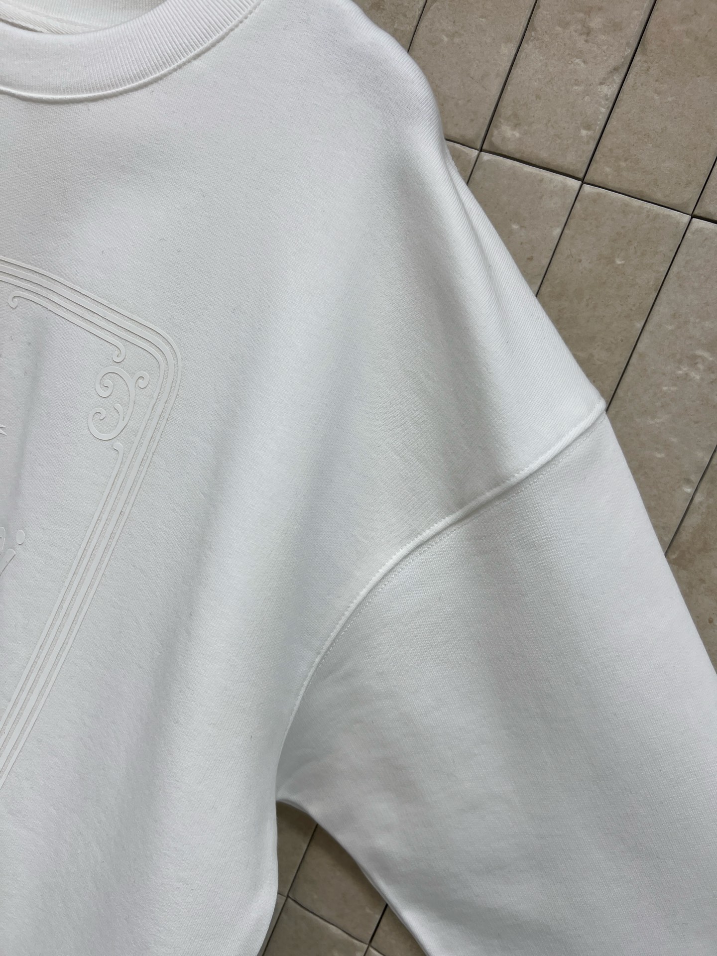 G家 26早春新款 白色印花图案圆领卫衣 基础卫衣版型上身百搭不挑人 遮肉显瘦绝绝子 胸前品牌印花图案点