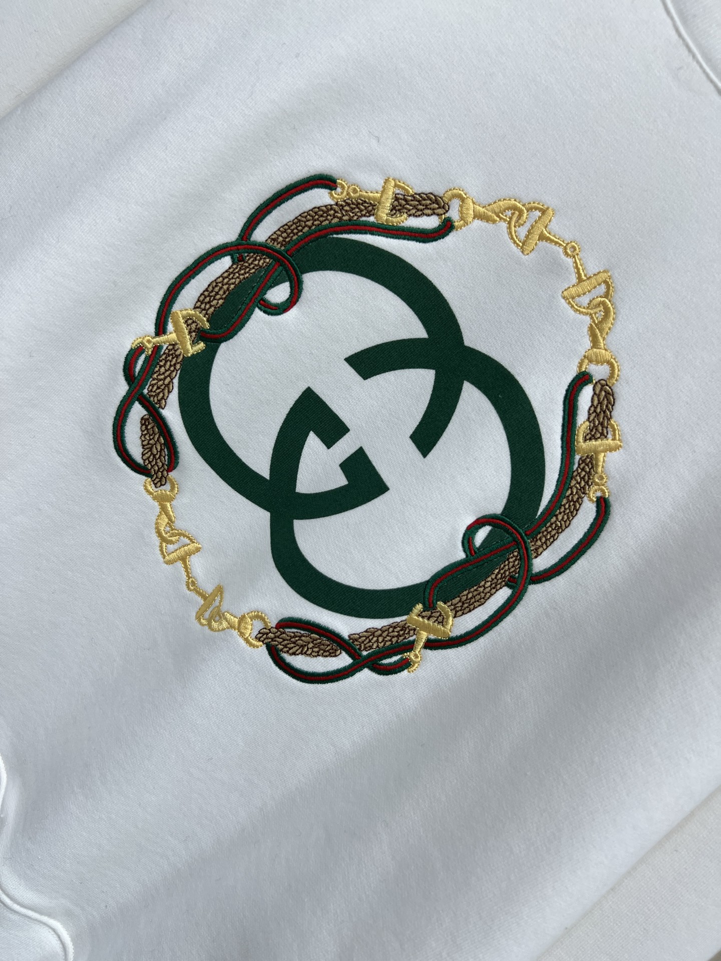 G家 26早春新款 GG徽标图案圆领卫衣 胸前双G标志+金色链条刺绣 节日氛围感满满 圆领宽松版型 超级