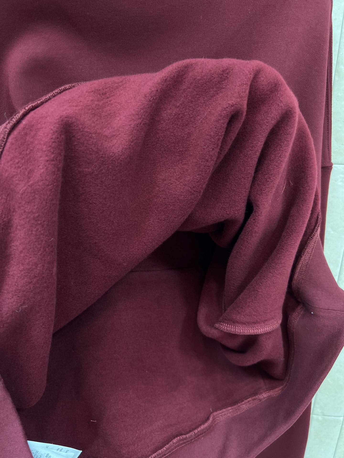 G家 26早春新款 GG刺绣徽标polo领卫衣 酒红色超显白 100%棉加绒面料 秋冬穿超暖！ 胸前双G