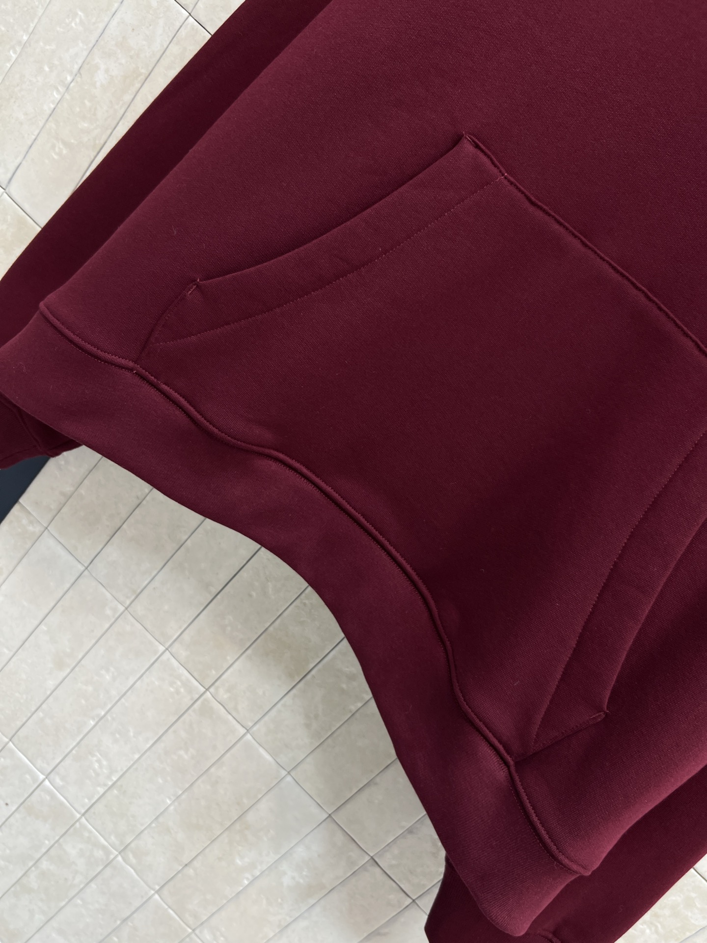 G家 26早春新款 GG刺绣徽标polo领卫衣 酒红色超显白 100%棉加绒面料 秋冬穿超暖！ 胸前双G