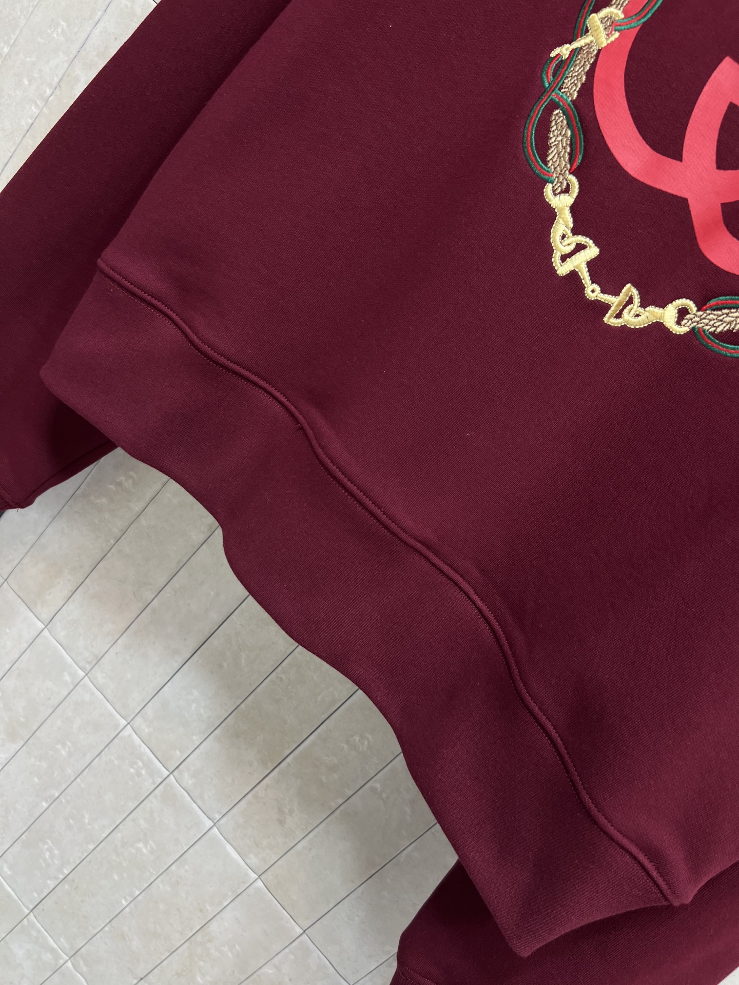 G家 26早春新款 GG徽标图案圆领卫衣 胸前双G标志+金色链条刺绣 节日氛围感满满 圆领宽松版型 超级