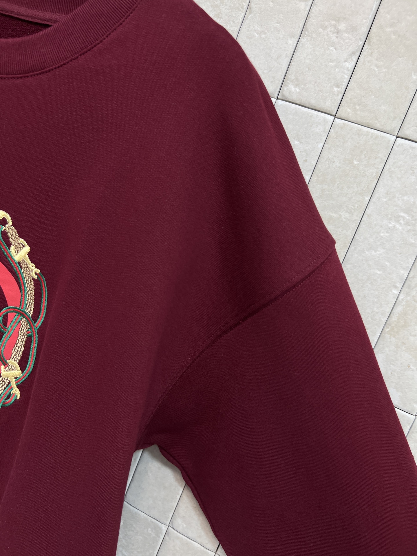 G家 26早春新款 GG徽标图案圆领卫衣 胸前双G标志+金色链条刺绣 节日氛围感满满 圆领宽松版型 超级