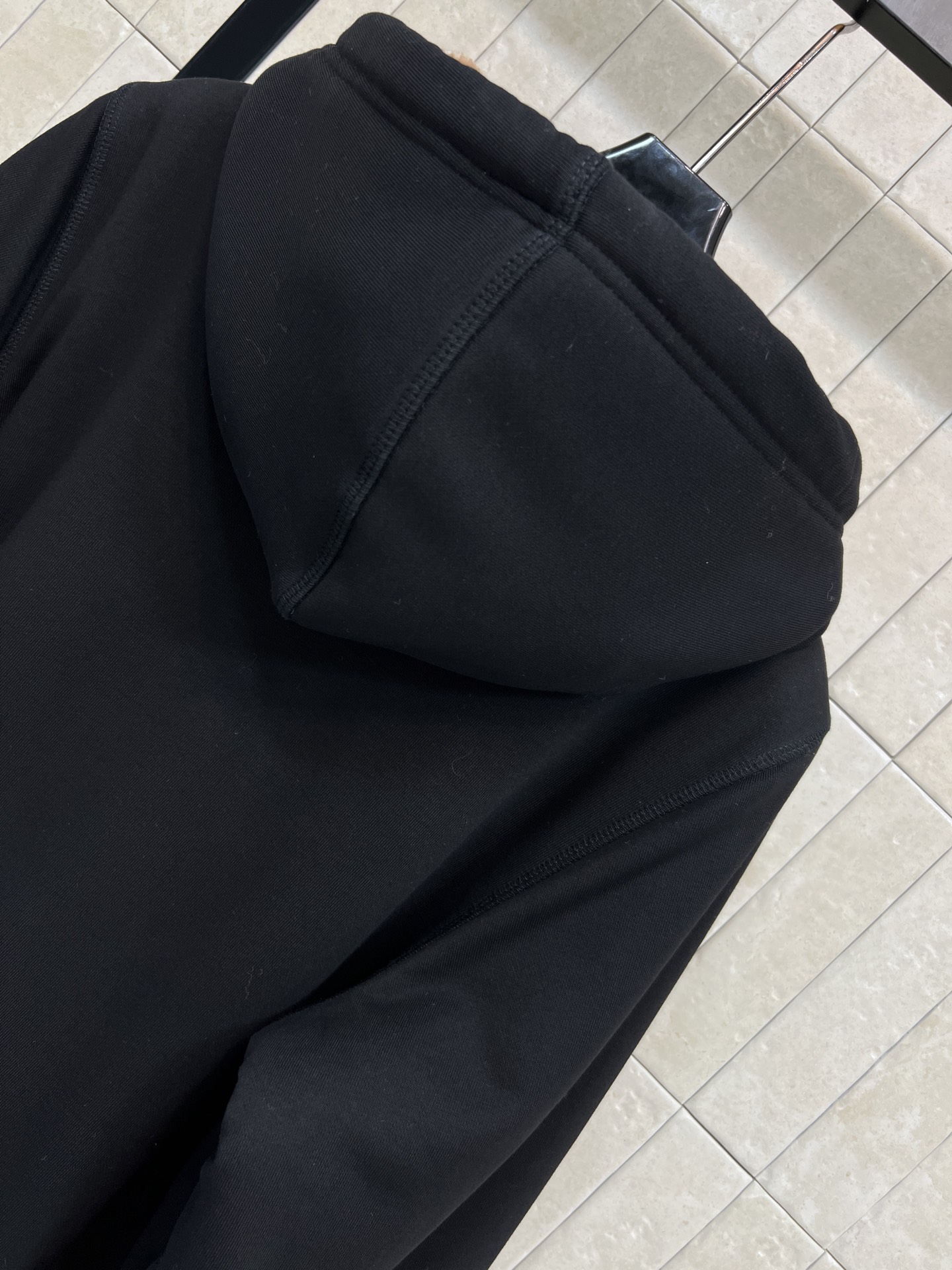 L家 26早春新款 连帽羊羔毛拉链卫衣外套 版型宽松百搭不挑人 彰显减龄青春活力气息内里老花羊羔毛加绒设