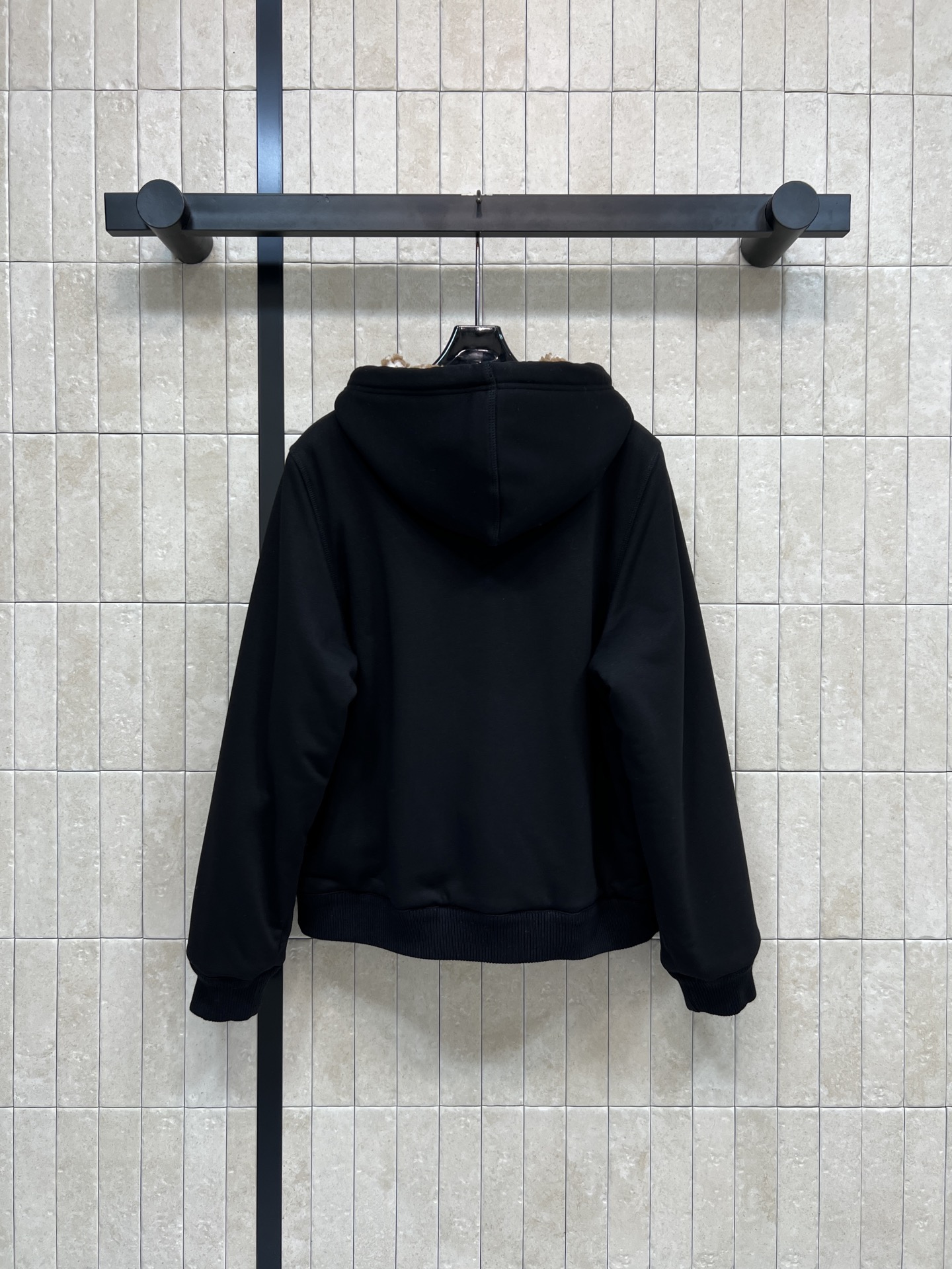 L家 26早春新款 连帽羊羔毛拉链卫衣外套 版型宽松百搭不挑人 彰显减龄青春活力气息内里老花羊羔毛加绒设