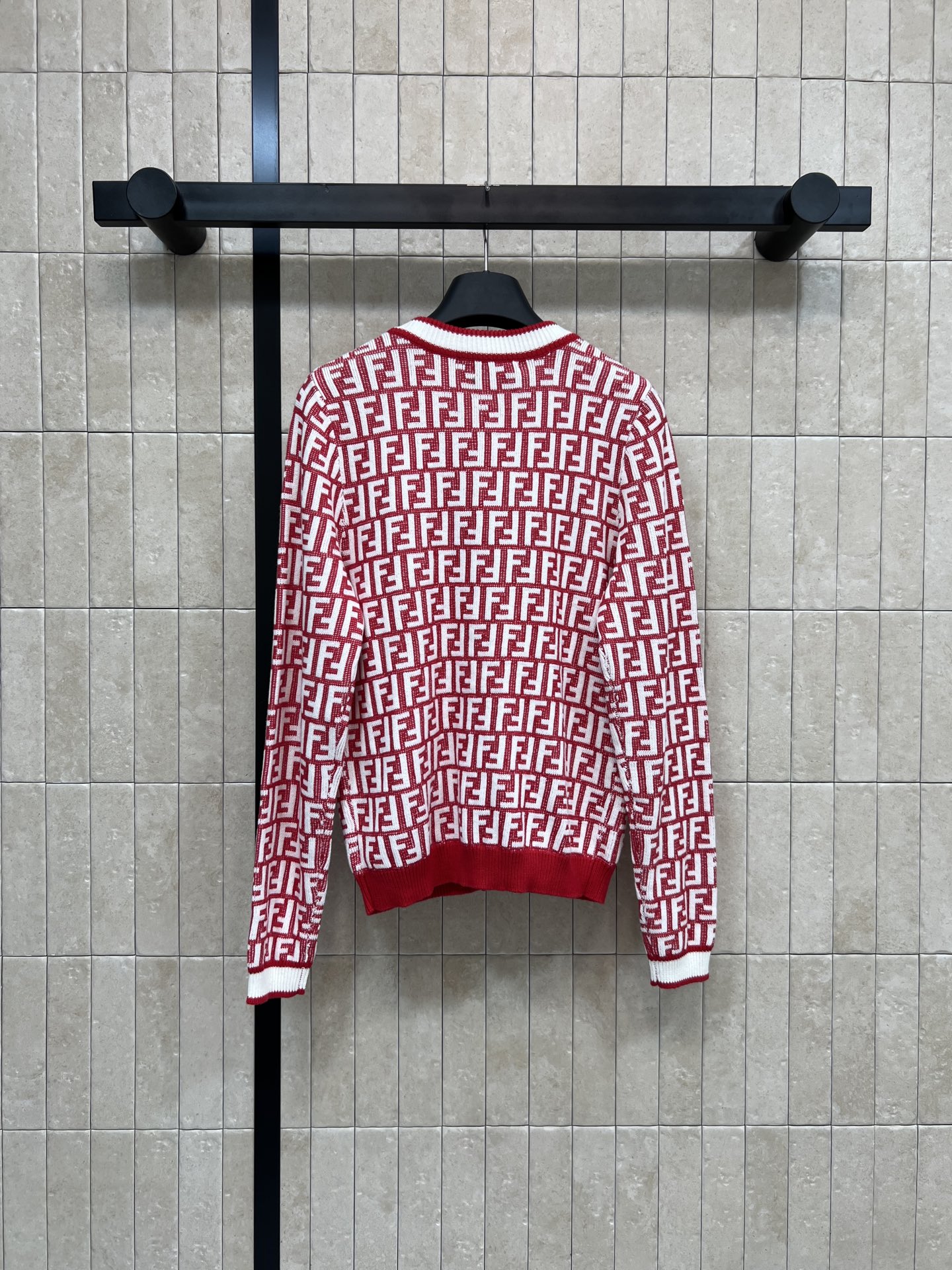 FD家 26早春新款 FF针织圆领开衫 红白配色+FF标志 辨识度超高！高品质羊毛混纺 柔软又保暖 秋冬