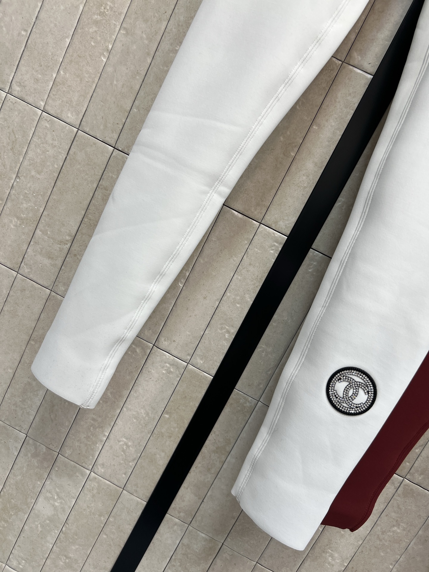 小香家 26早春新款 高腰提臀瑜伽裤 高弹力加绒面料贴合舒适 适合健身、瑜伽或日常穿搭 高腰设计收腹显瘦