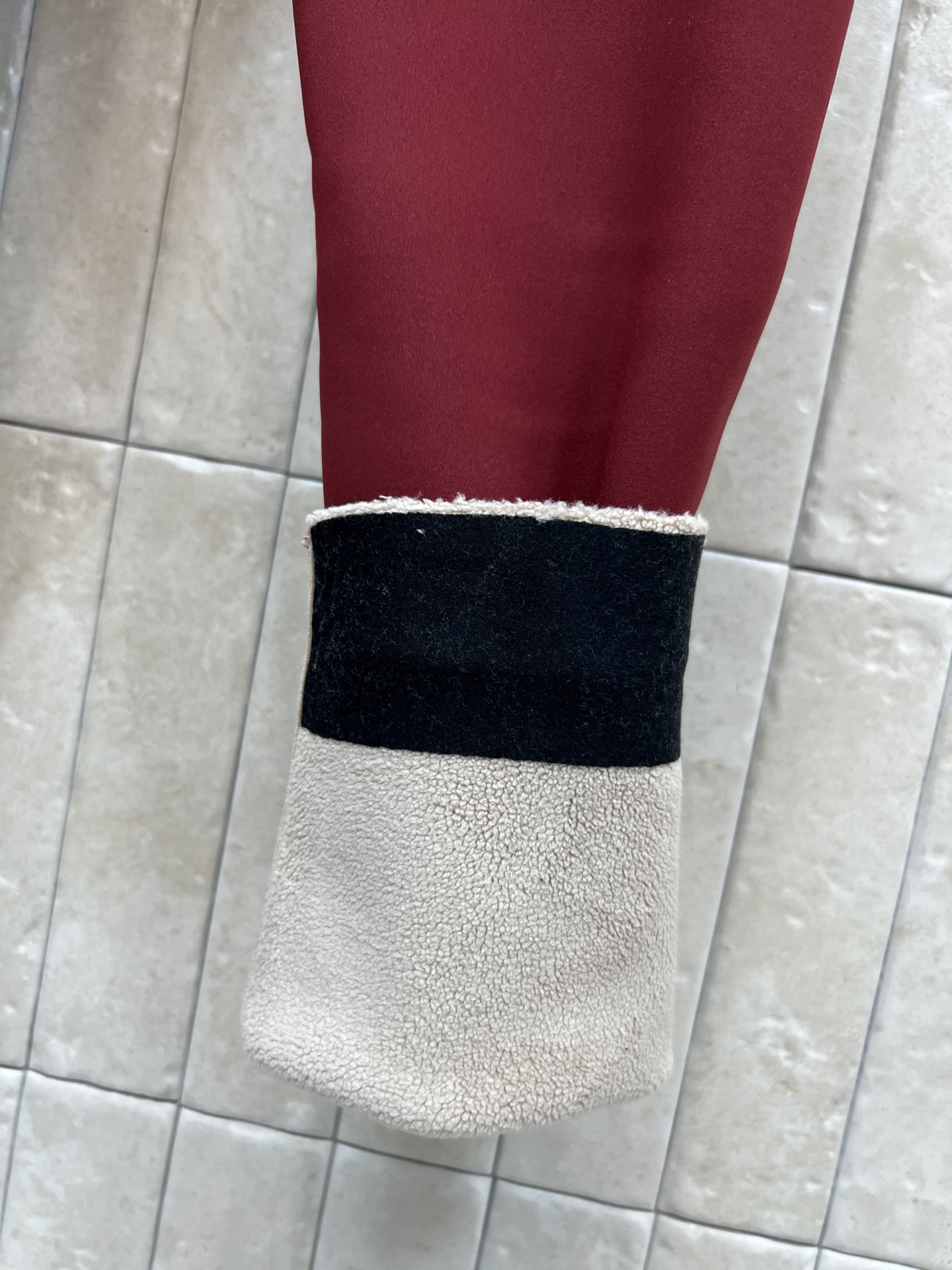 小香家 26早春新款 高腰提臀瑜伽裤 高弹力加绒面料贴合舒适 适合健身、瑜伽或日常穿搭 高腰设计收腹显瘦