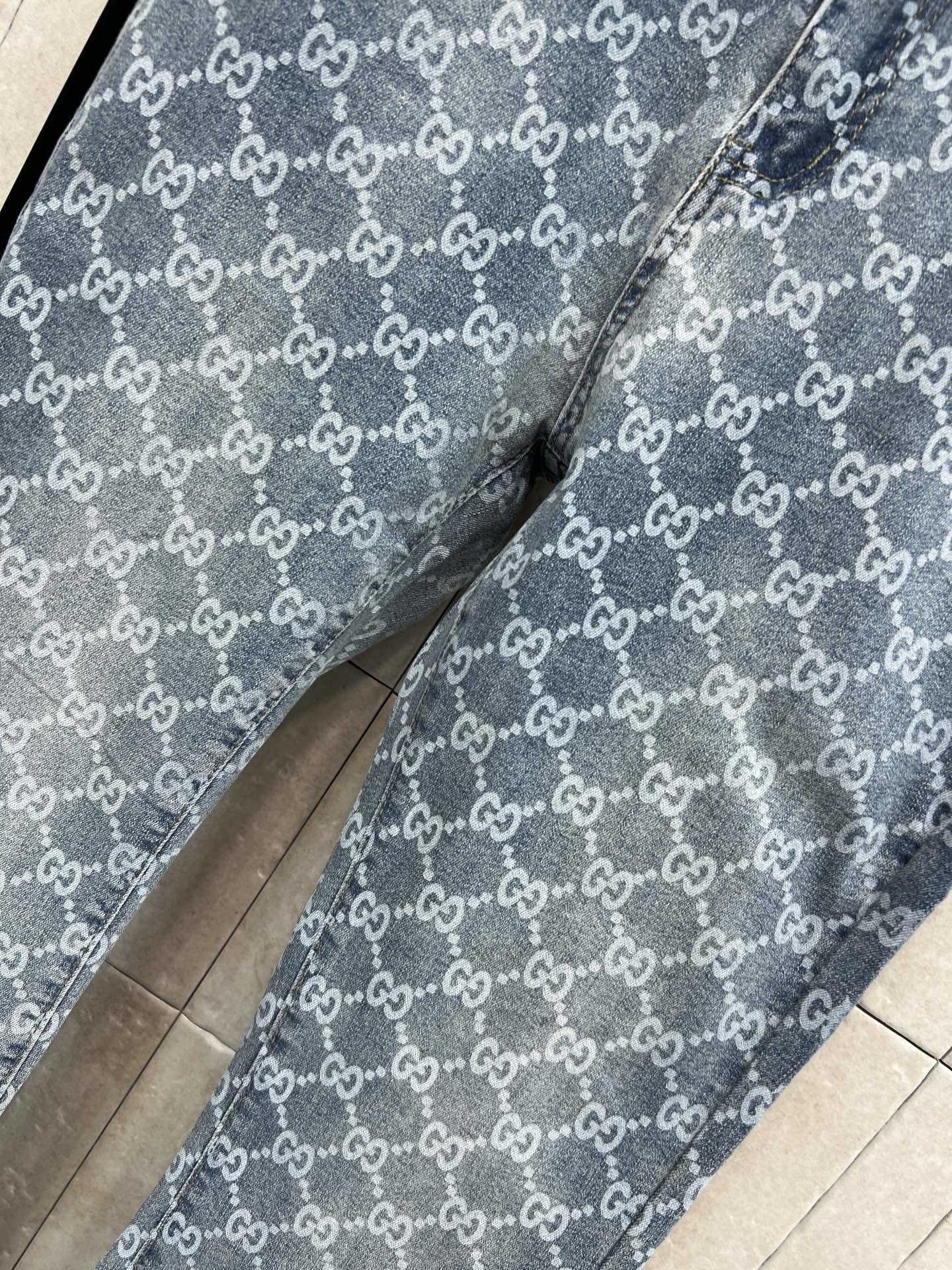 G家 26早春新款 GG提花牛仔裤 经典双G老花图案 辨识度超高！高品质牛仔布 耐磨又舒适 直筒裤型修饰