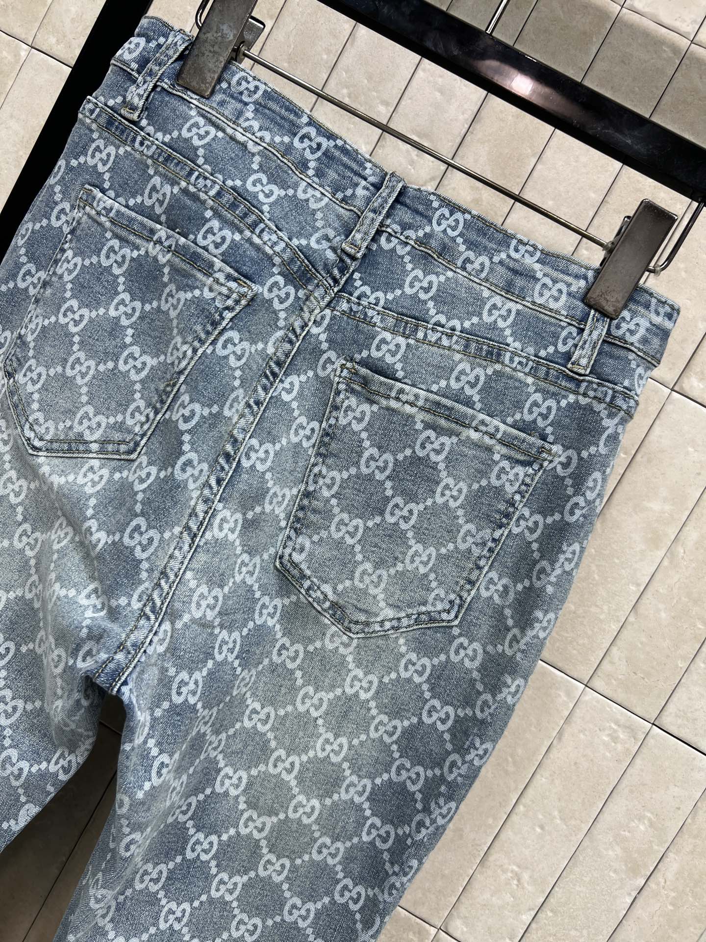 G家 26早春新款 GG提花牛仔裤 经典双G老花图案 辨识度超高！高品质牛仔布 耐磨又舒适 直筒裤型修饰