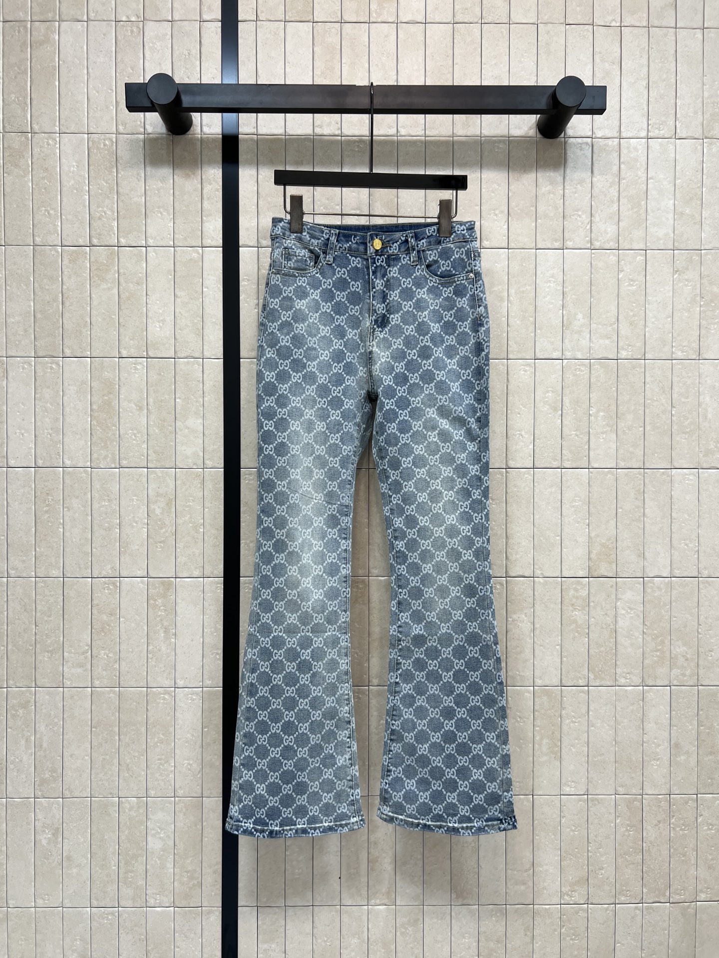 G家 26早春新款 GG提花牛仔裤 经典双G老花图案 辨识度超高！高品质牛仔布 耐磨又舒适 直筒裤型修饰