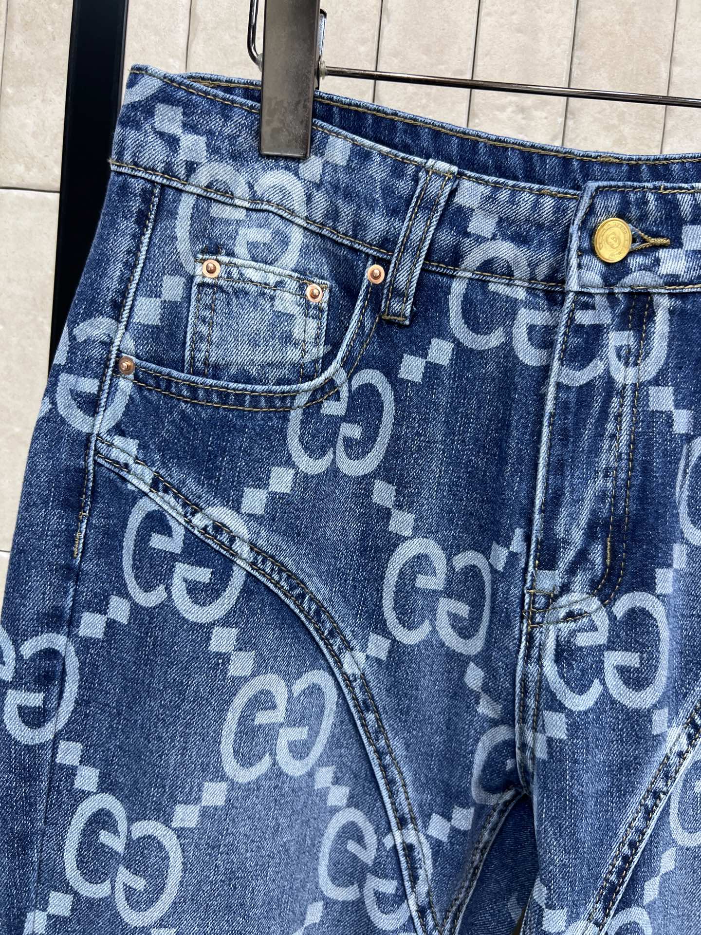 G家26早春新款 GG老花牛仔喇叭裤 经典双G满印设计 辨识度超高！日常穿搭无压力 微喇叭裤脚 修饰腿型