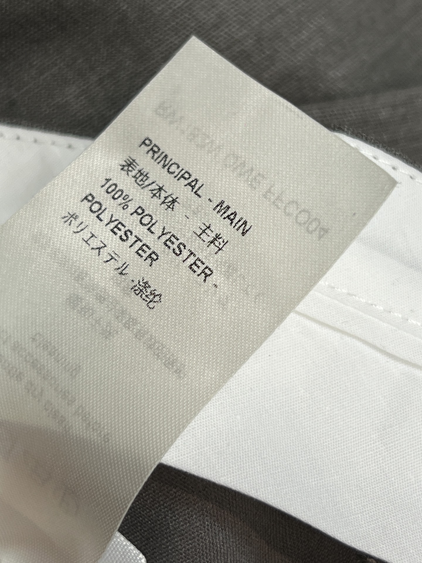 L家 26早春新款 灰色拼接阔腿西裤 采用高品质混纺面料，垂坠感和舒适度都很棒！裤脚拼接设计超有层次感 