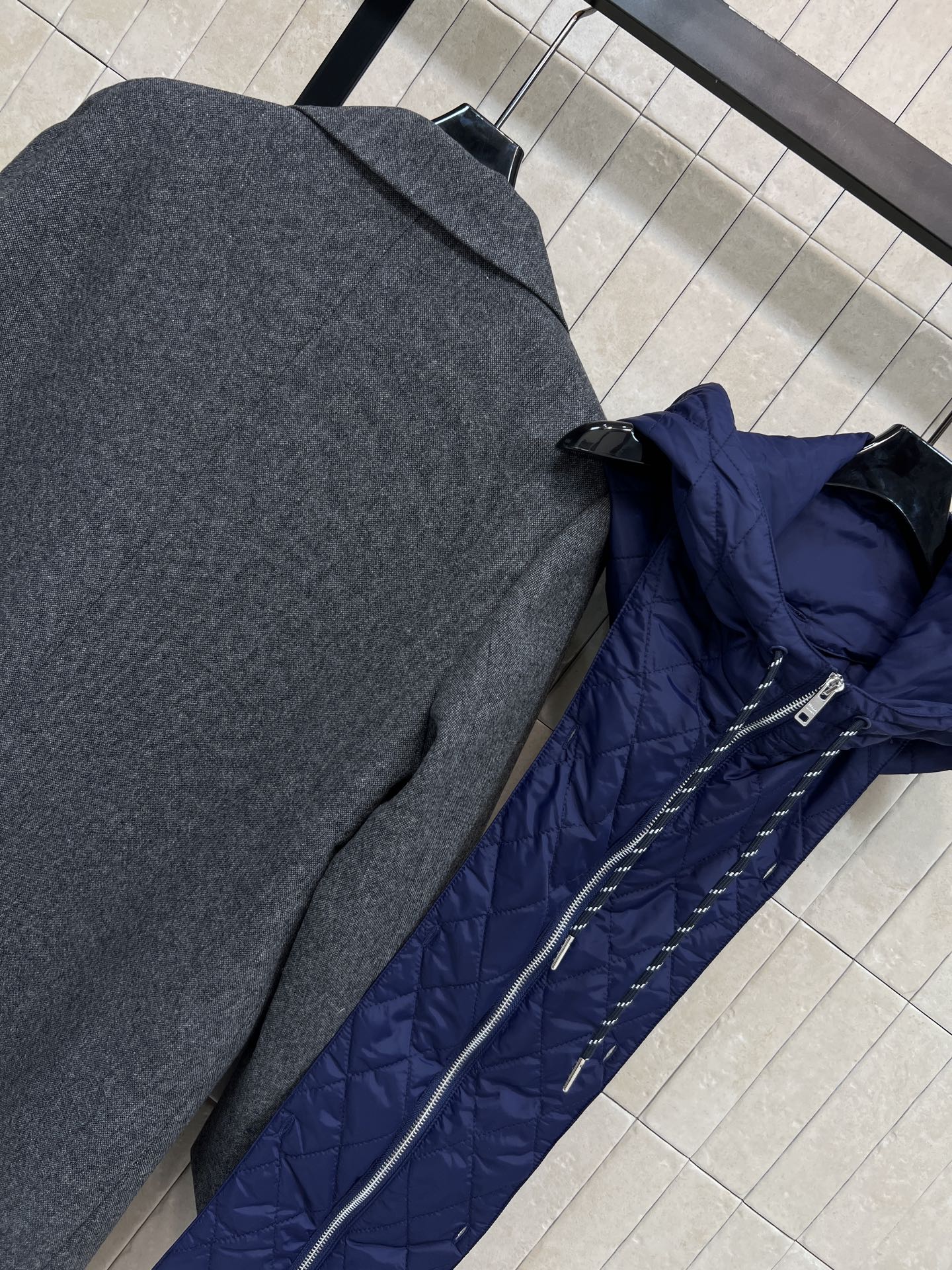 PD家 26早春新款 灰色羊毛拼接连帽大衣 外层羊毛混纺 柔软又保暖 秋冬穿超合适！拼接可拆卸深蓝连帽绗