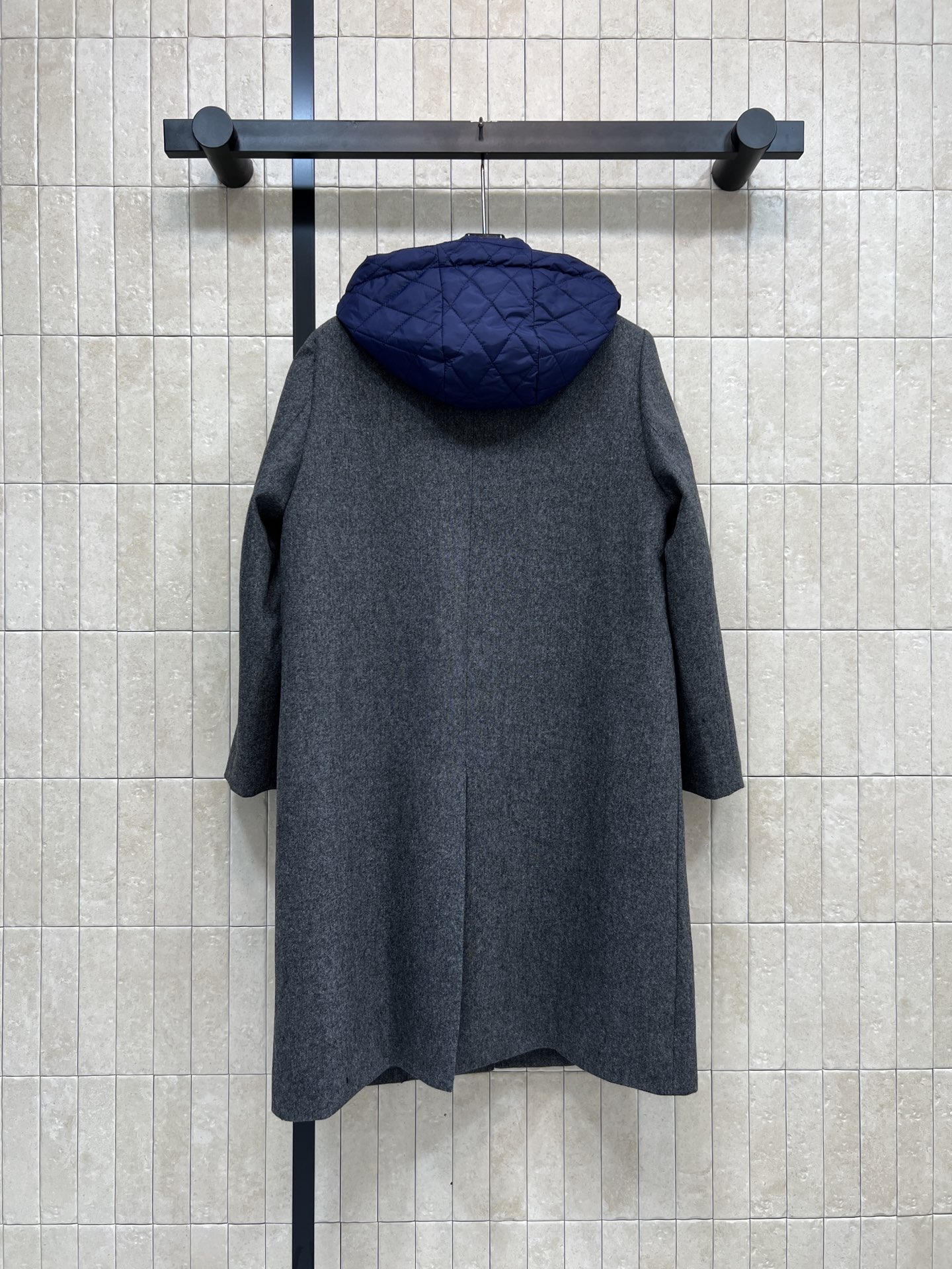 PD家 26早春新款 灰色羊毛拼接连帽大衣 外层羊毛混纺 柔软又保暖 秋冬穿超合适！拼接可拆卸深蓝连帽绗