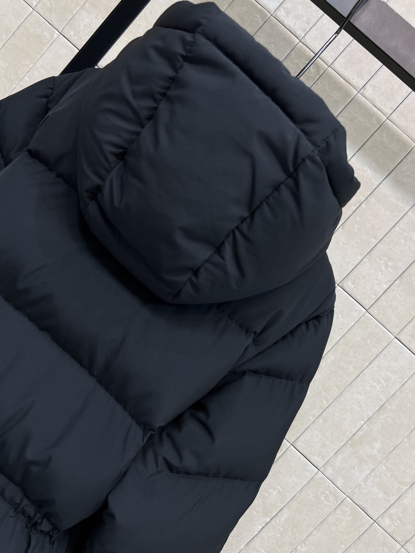 BUR家 26早春新款 连帽收腰羽绒服 标志性格纹拉链装饰 英伦风满满！高品质羽绒填充 保暖力超强 连帽