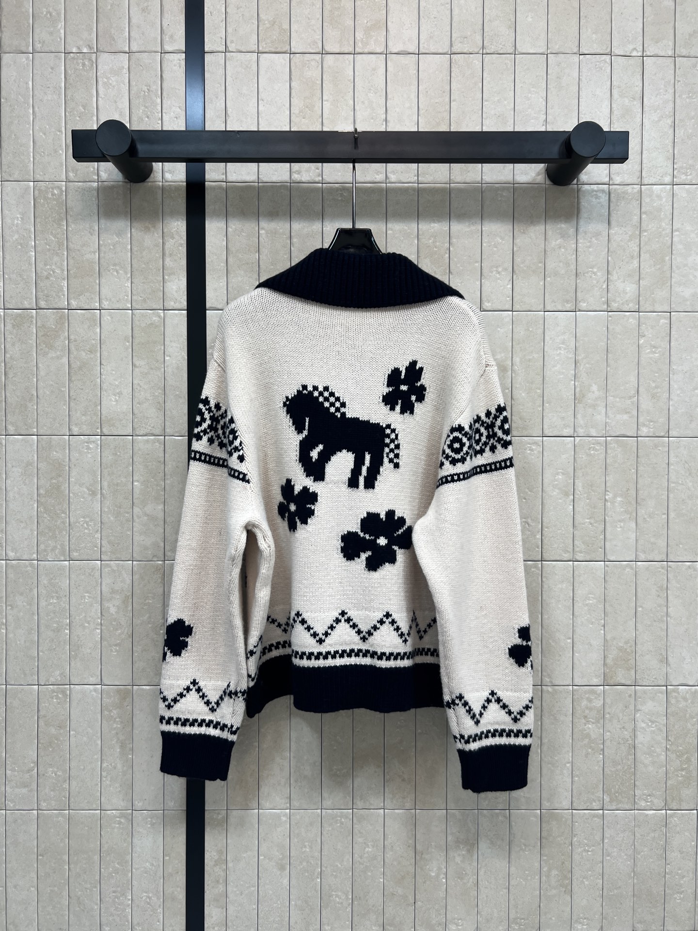 26早春新款 费尔岛花朵提花针织娃娃领开衫 采用高品质羊绒 柔软又保暖 秋冬必备！经典费尔岛提花 北欧风