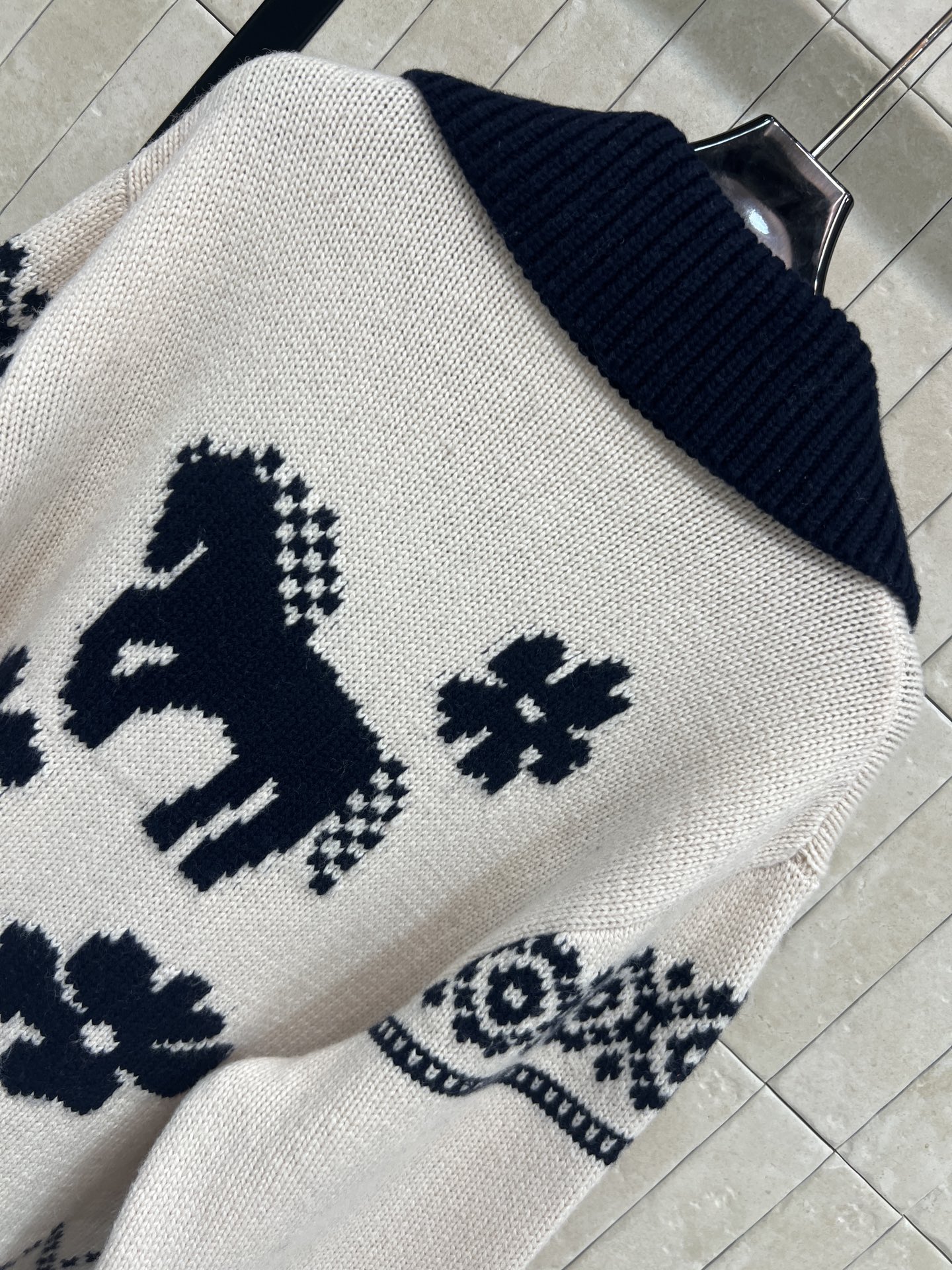 26早春新款 费尔岛花朵提花针织娃娃领开衫 采用高品质羊绒 柔软又保暖 秋冬必备！经典费尔岛提花 北欧风