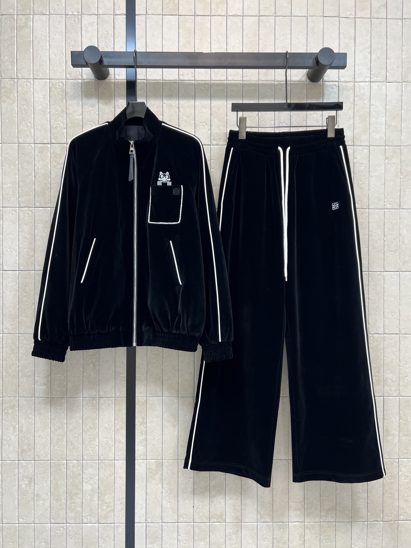 LW家 26早春新款 丝绒套装 立领拉链外套+高腰松紧阔腿裤 一套搭配休闲慵懒超级随性 显高显瘦绝绝子 