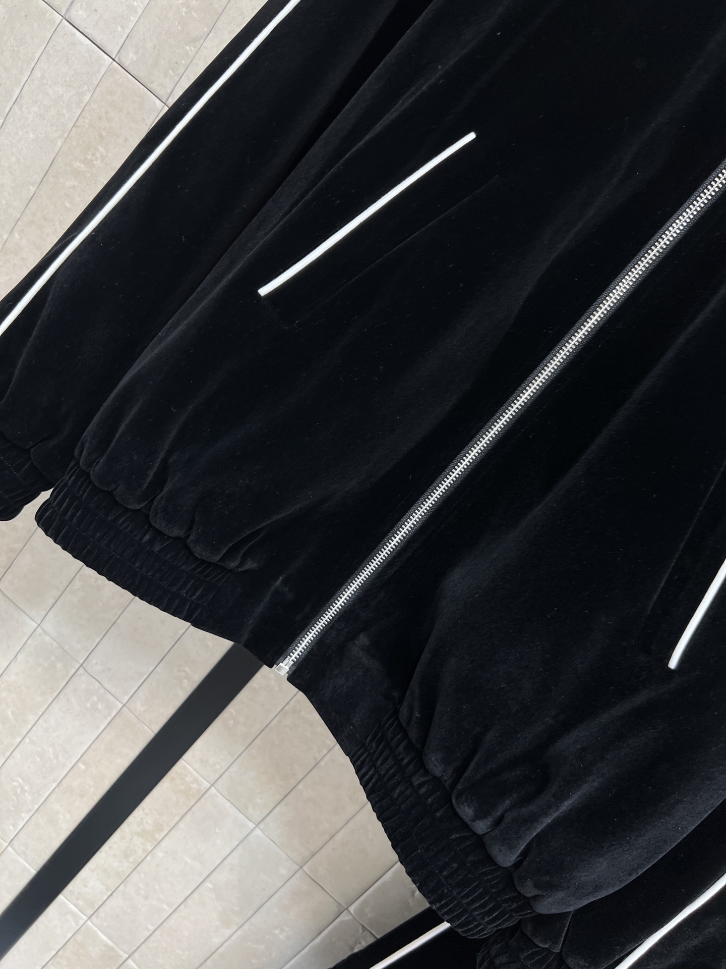 LW家 26早春新款 丝绒套装 立领拉链外套+高腰松紧阔腿裤 一套搭配休闲慵懒超级随性 显高显瘦绝绝子 