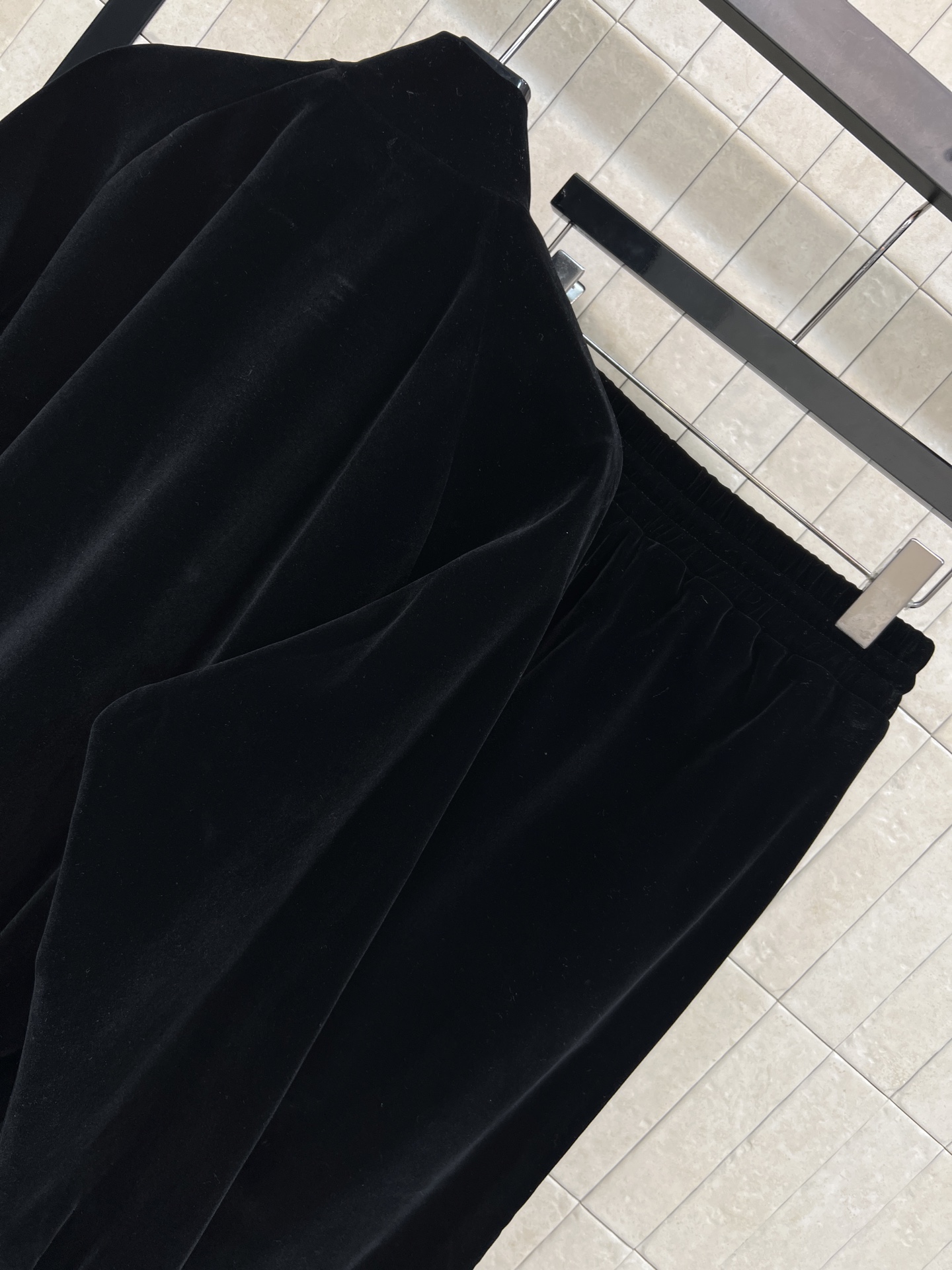 LW家 26早春新款 丝绒套装 立领拉链外套+高腰松紧阔腿裤 一套搭配休闲慵懒超级随性 显高显瘦绝绝子 