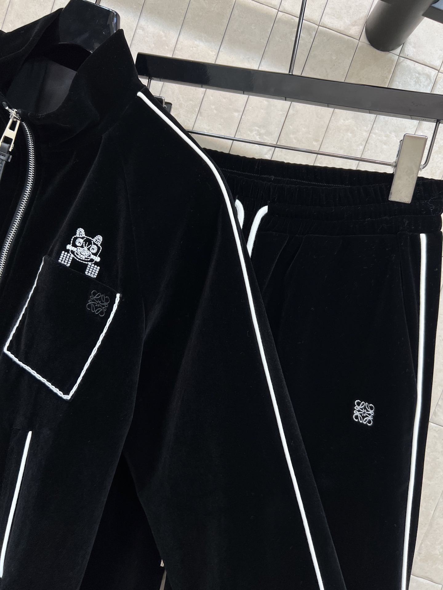 LW家 26早春新款 丝绒套装 立领拉链外套+高腰松紧阔腿裤 一套搭配休闲慵懒超级随性 显高显瘦绝绝子 