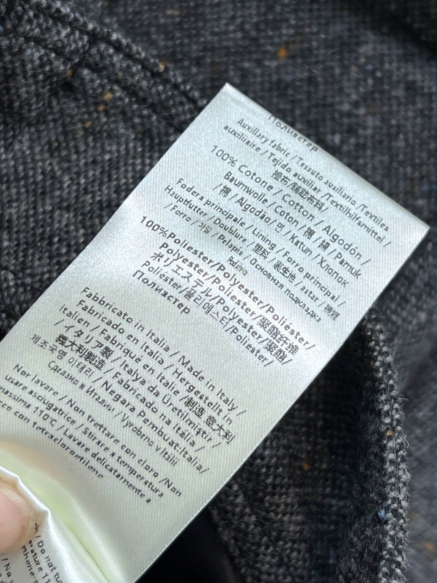 PD家 26早春新款 灰色连帽短款外套 短款设计+黑色腰带 轻松调节腰线 显身材比例 连帽+灯芯绒翻领设