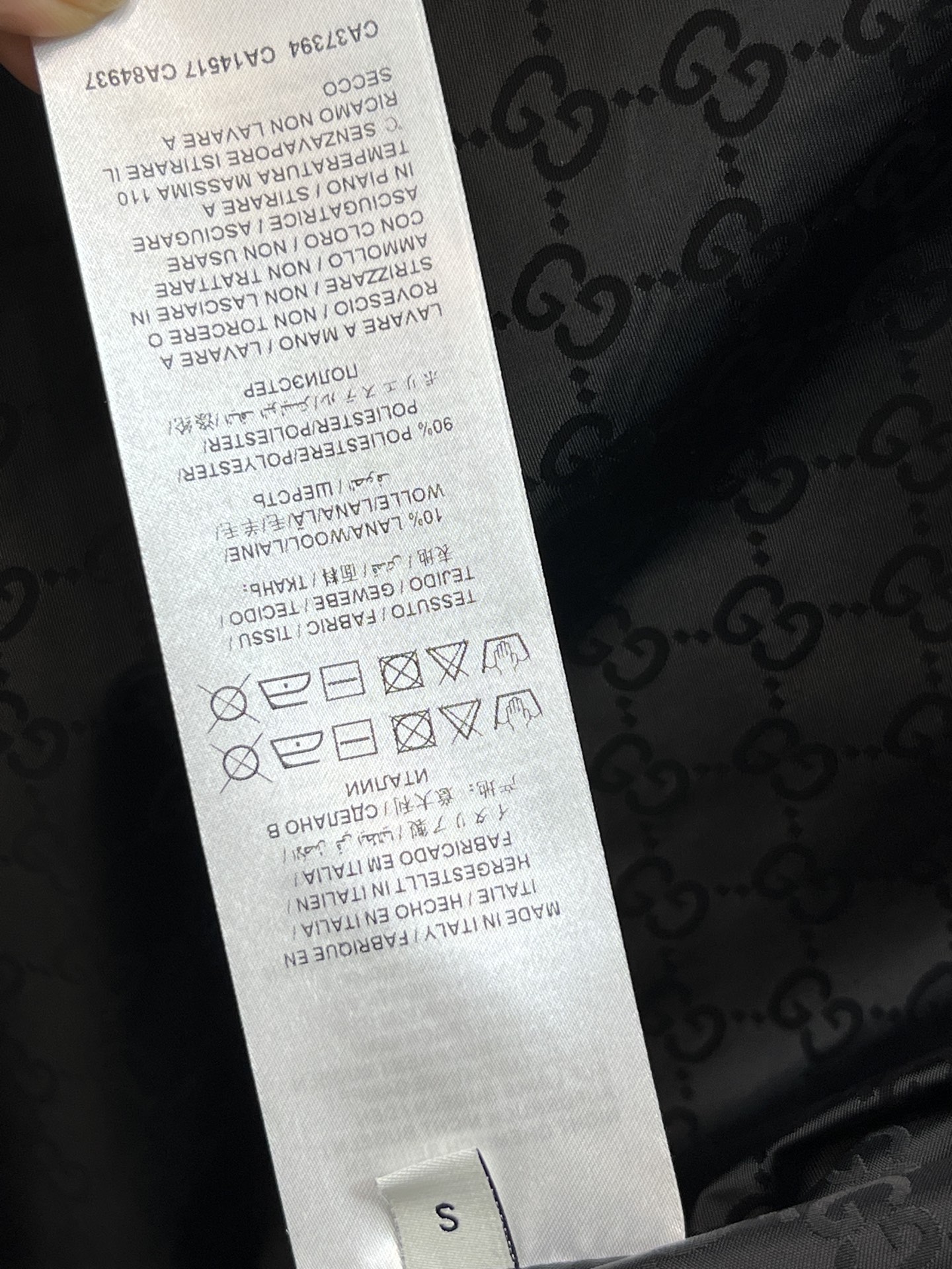 G家 26早春新款 粗花呢短款V领外套 经典粗花呢材质 质感厚实有纹理 秋冬穿超合适！V领+黑色螺纹拼接