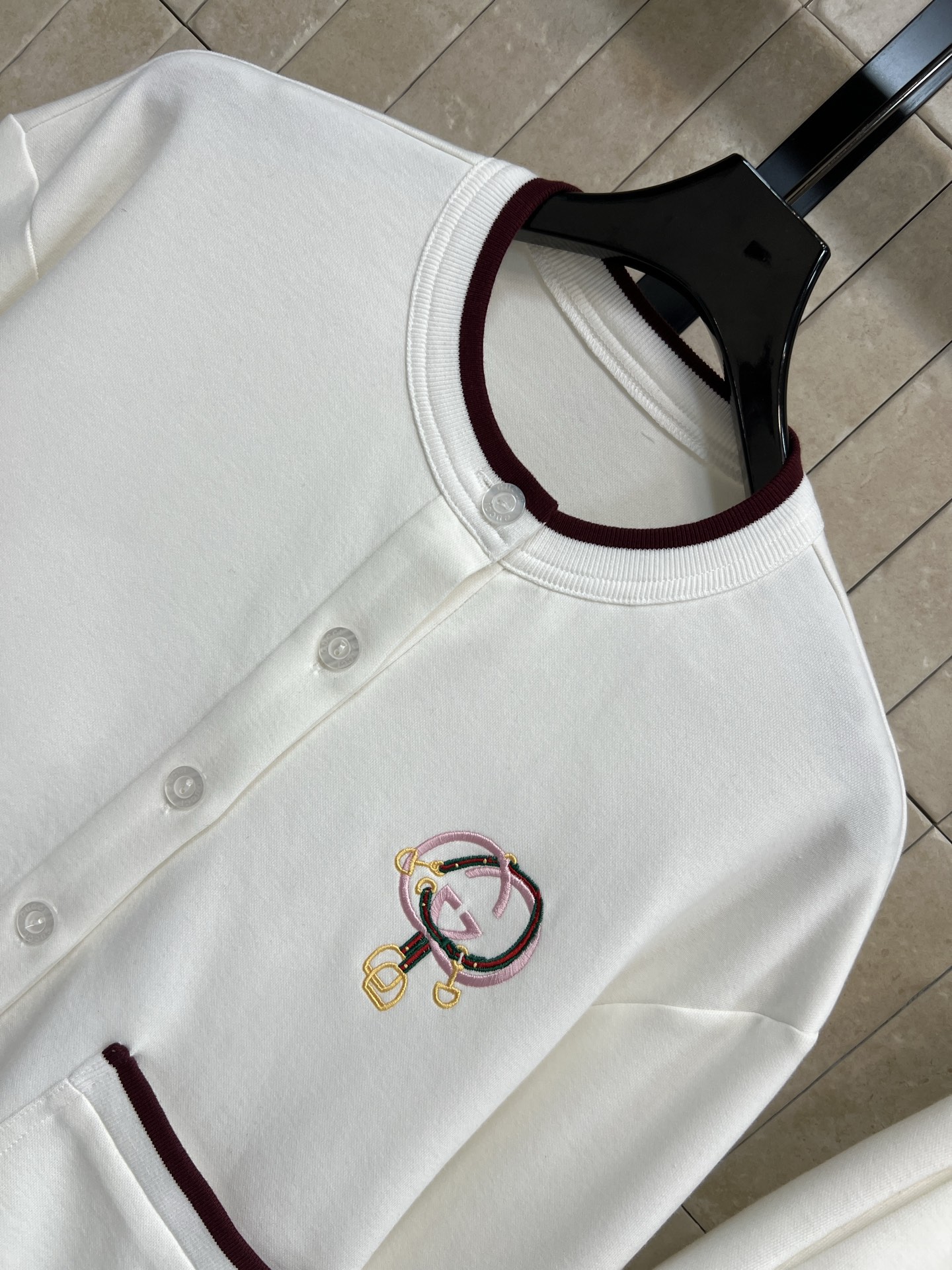 G家 26早春新款 刺绣logo白色套装 圆领外套+高腰短裤 柔软棉质面料 穿着超舒适！经典圆领单排扣外