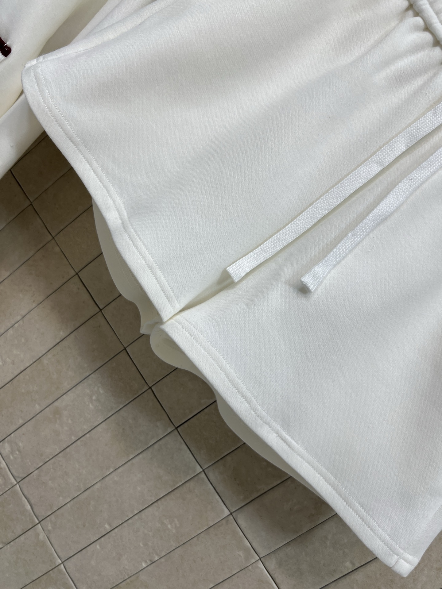 G家 26早春新款 刺绣logo白色套装 圆领外套+高腰短裤 柔软棉质面料 穿着超舒适！经典圆领单排扣外