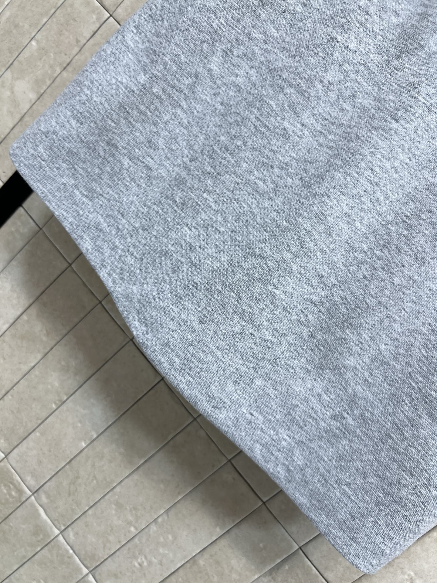 G家 26早春新款 红绿织带松紧腰灰色卫裙 柔软棉质面料 穿着舒适又保暖 腰间红绿织带超有辨识度 满满品