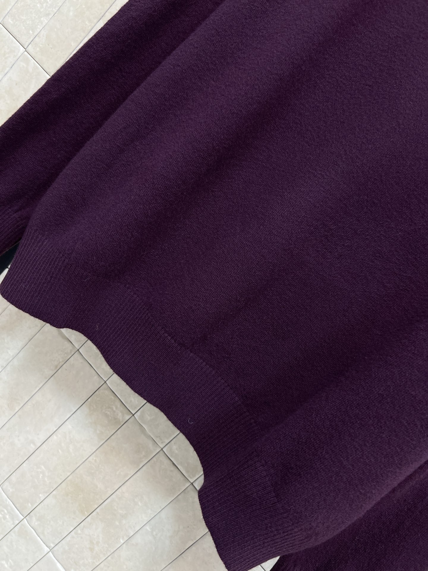 MIU家 26早春新款 羊毛针织logo打底衫 柔软针织面料 舒适又保暖 秋冬穿超合适！ 胸前白色log