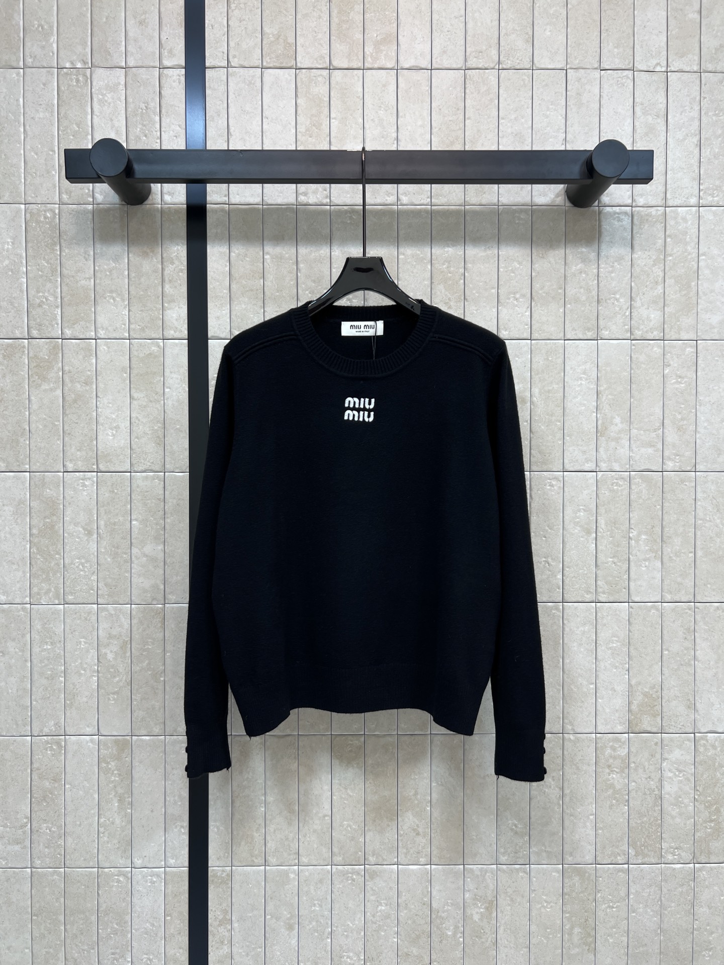 MIU家 26早春新款 羊毛针织logo打底衫 柔软针织面料 舒适又保暖 秋冬穿超合适！ 胸前白色log