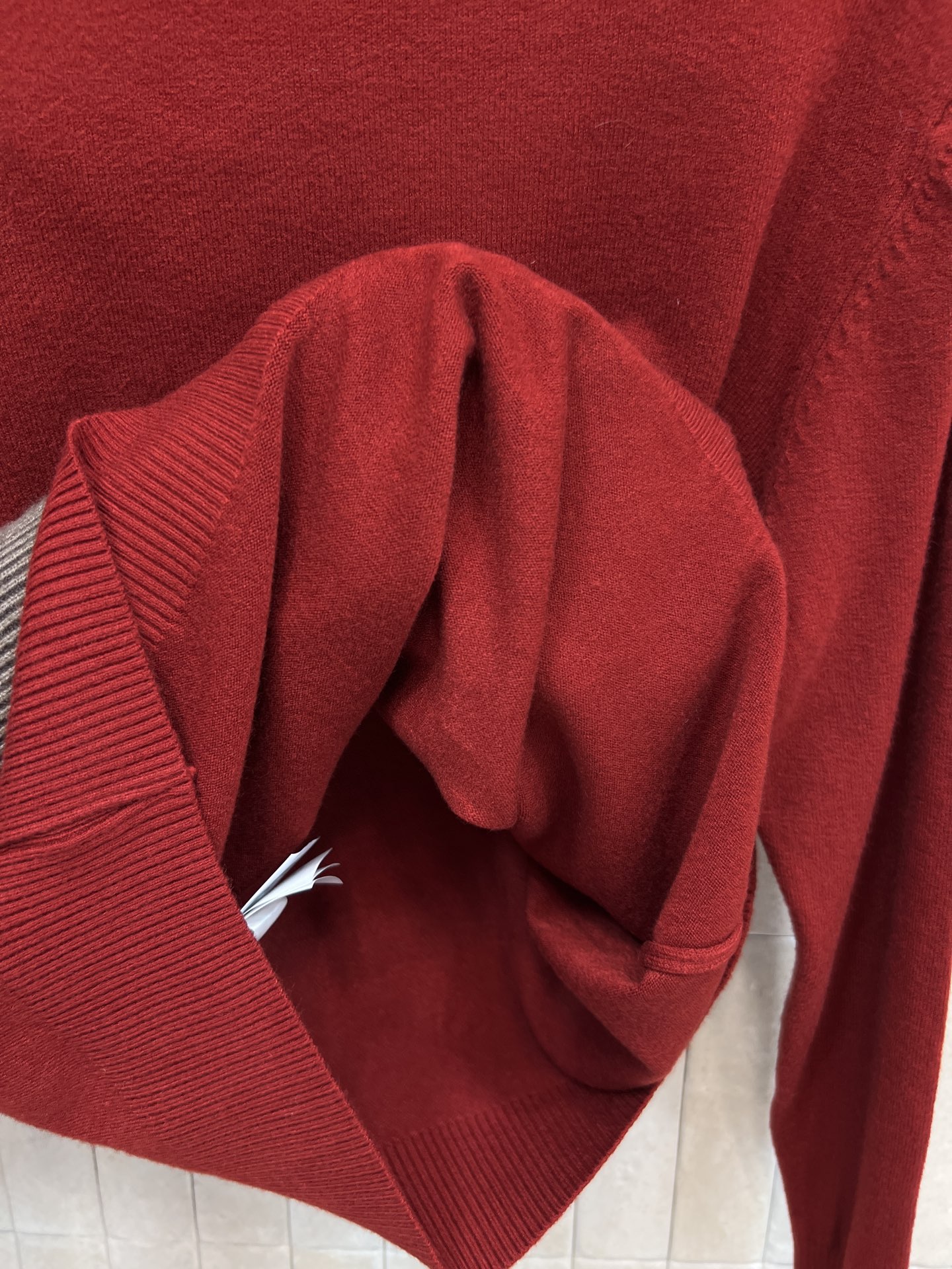 MIU家 26早春新款 羊毛针织logo打底衫 柔软针织面料 舒适又保暖 秋冬穿超合适！ 胸前白色log