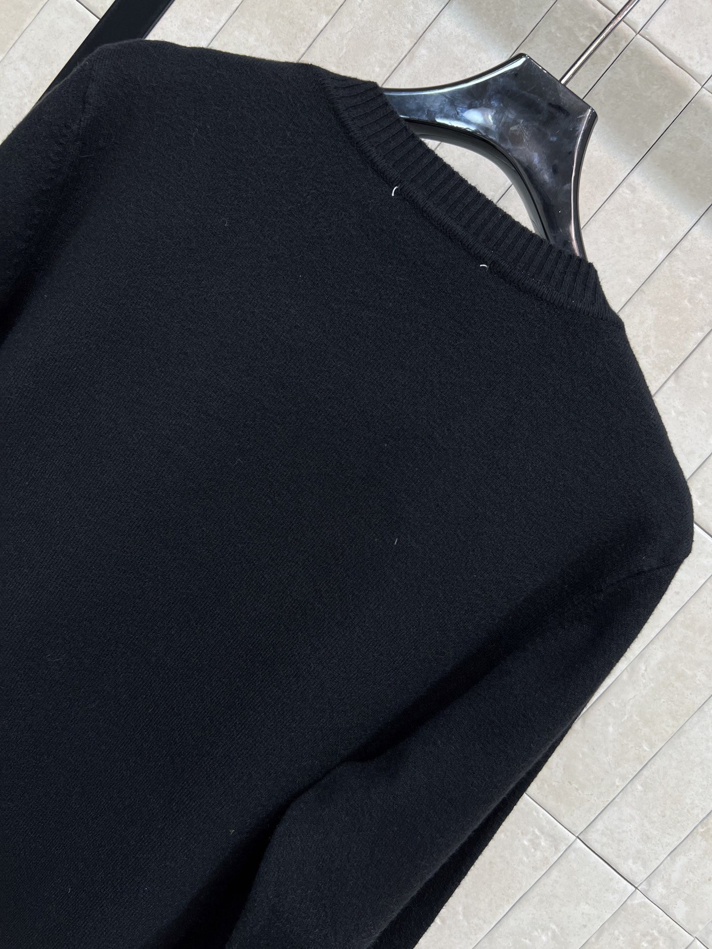 MIU家 26早春新款 羊毛针织logo打底衫 柔软针织面料 舒适又保暖 秋冬穿超合适！ 胸前白色log