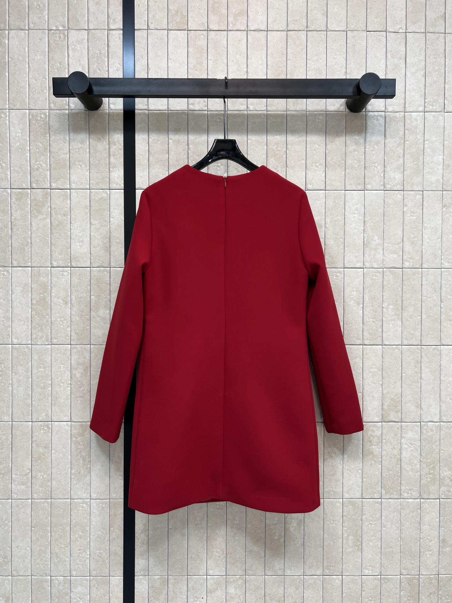 G家 26早春新款 红色圆领长袖连衣裙 经典正红色 秋冬穿超合适！金属马衔扣装饰口袋 品牌辨识度满分 中