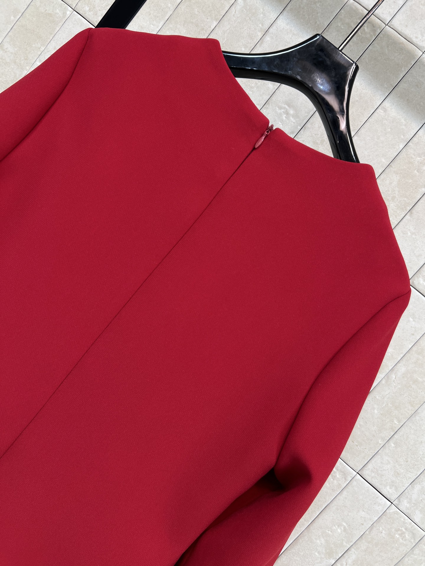 G家 26早春新款 红色圆领长袖连衣裙 经典正红色 秋冬穿超合适！金属马衔扣装饰口袋 品牌辨识度满分 中