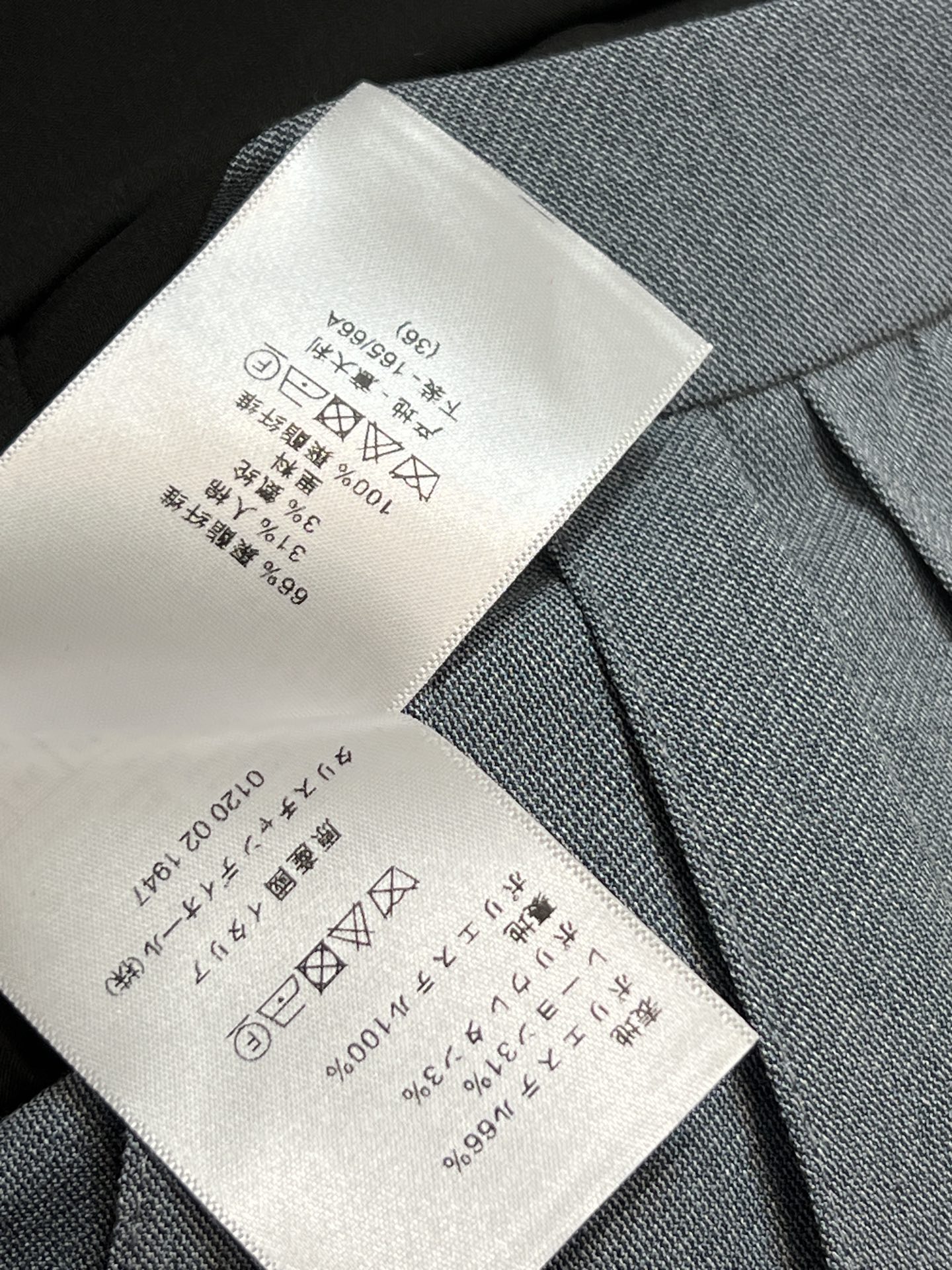 D家 26早春新款 灰色百褶半身裙 高腰A字版型 百褶设计层次感满满 侧拉链穿脱超方便 灰色低调百搭 通