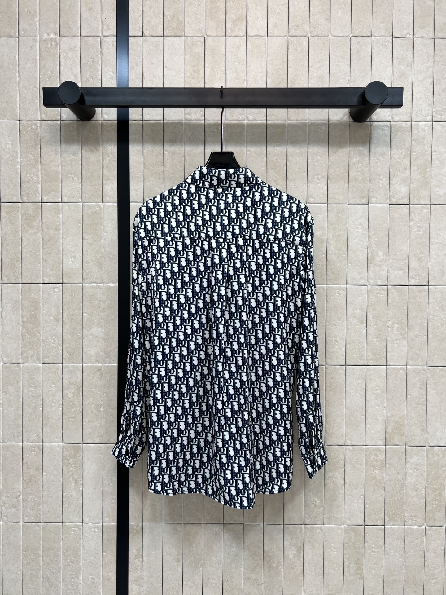 D家 26早春新款 满印老花衬衫 经典满版字母印花 辨识度超高！高品质棉质面料 柔软舒适 春秋季节穿着刚