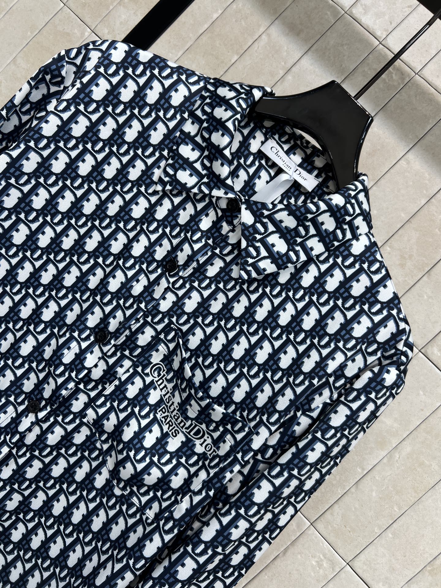 D家 26早春新款 满印老花衬衫 经典满版字母印花 辨识度超高！高品质棉质面料 柔软舒适 春秋季节穿着刚