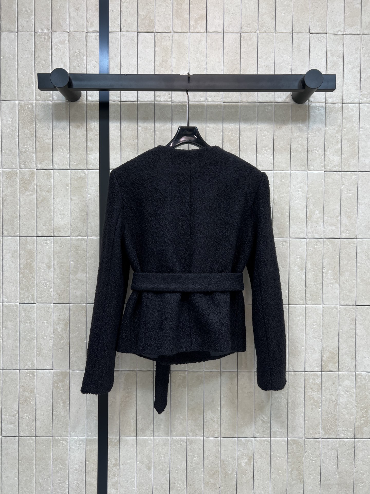 CE家 26早春新款 凯旋门金扣羊毛羊绒收腰外套 混纺材质柔软又挺括 穿着舒适有型 黑色主调+金色凯旋门