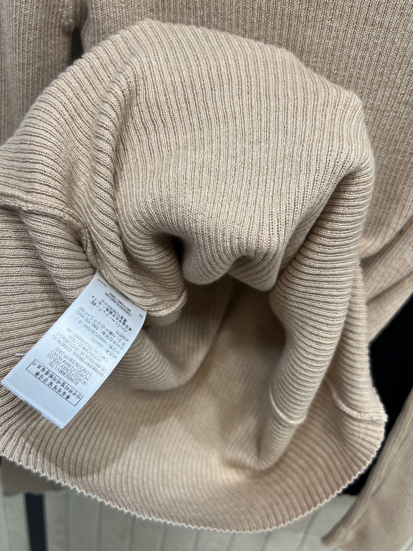 BUR家 26早春新款 骑士刺绣针织衫 采用柔软棉混纺材质 贴身穿着超舒适！胸前骑士刺绣+品牌字母 英伦