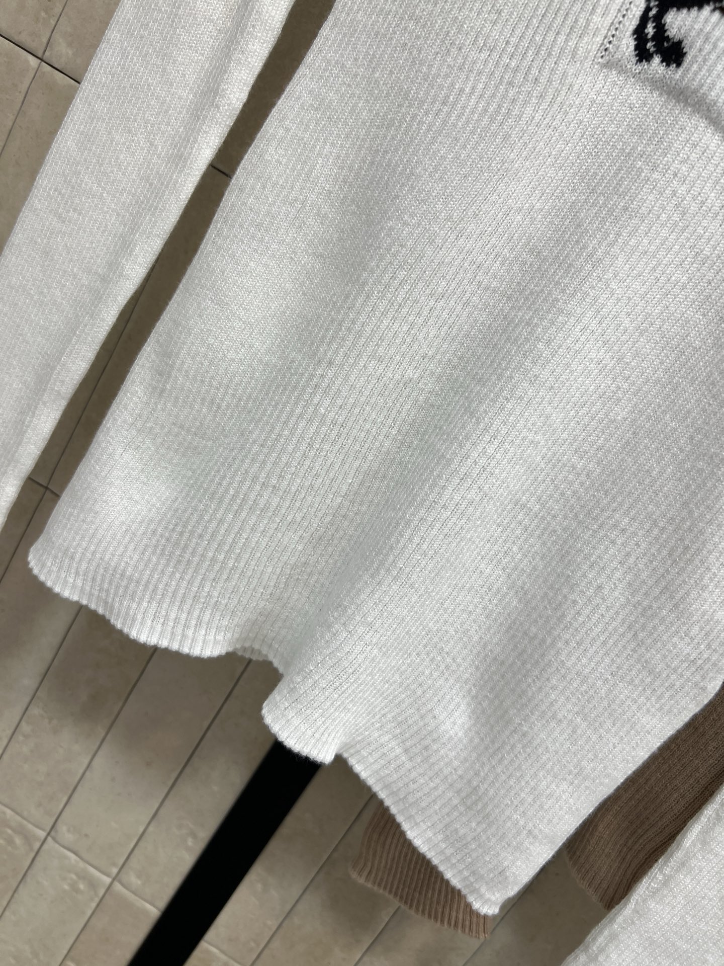 BUR家 26早春新款 骑士刺绣针织衫 采用柔软棉混纺材质 贴身穿着超舒适！胸前骑士刺绣+品牌字母 英伦