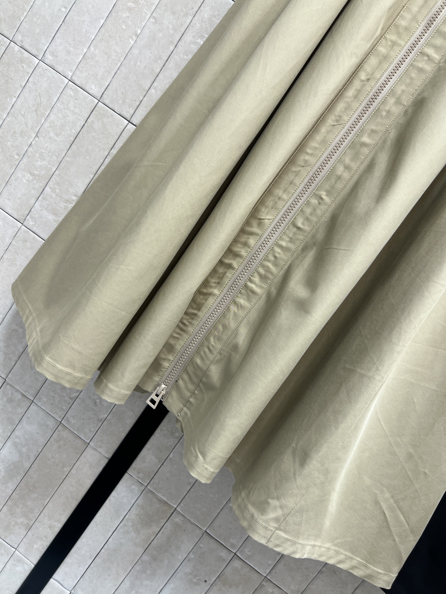 D家 26早春新款 高腰A字半身裙 春夏穿超合适！logo松紧腰设计+遮胯剪裁 显瘦又修饰腿型 梨形身材