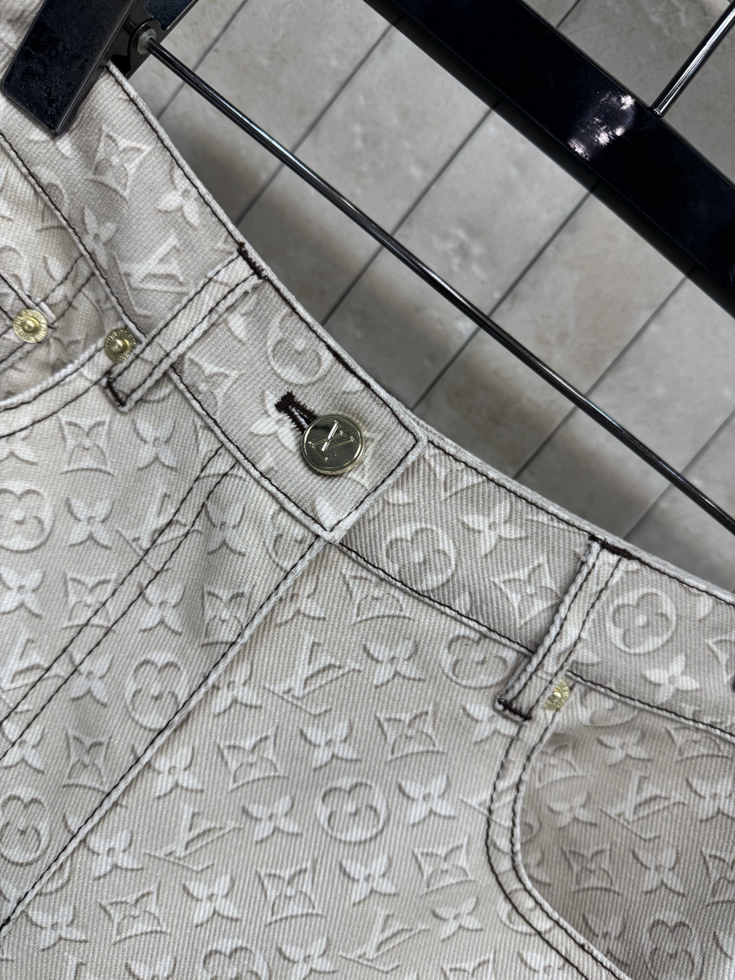 L家 印花短裤 高腰版型轻松拉高腰线显腿长 印花老花面料 高腰的剪裁设计悄悄收住小腹还能拉长腿部比例 梨