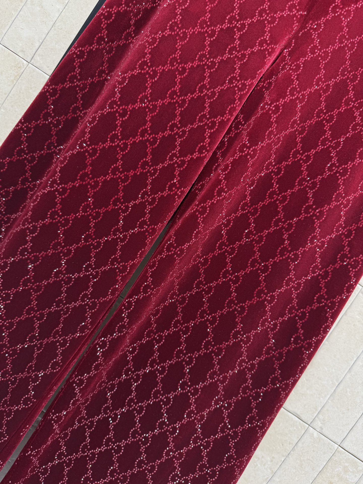 G家26早春新款 酒红色GG提花烫钻阔腿裤 双G进口烫钻 丝绒面料与同系列西装外套呼应打造成套穿搭高级感