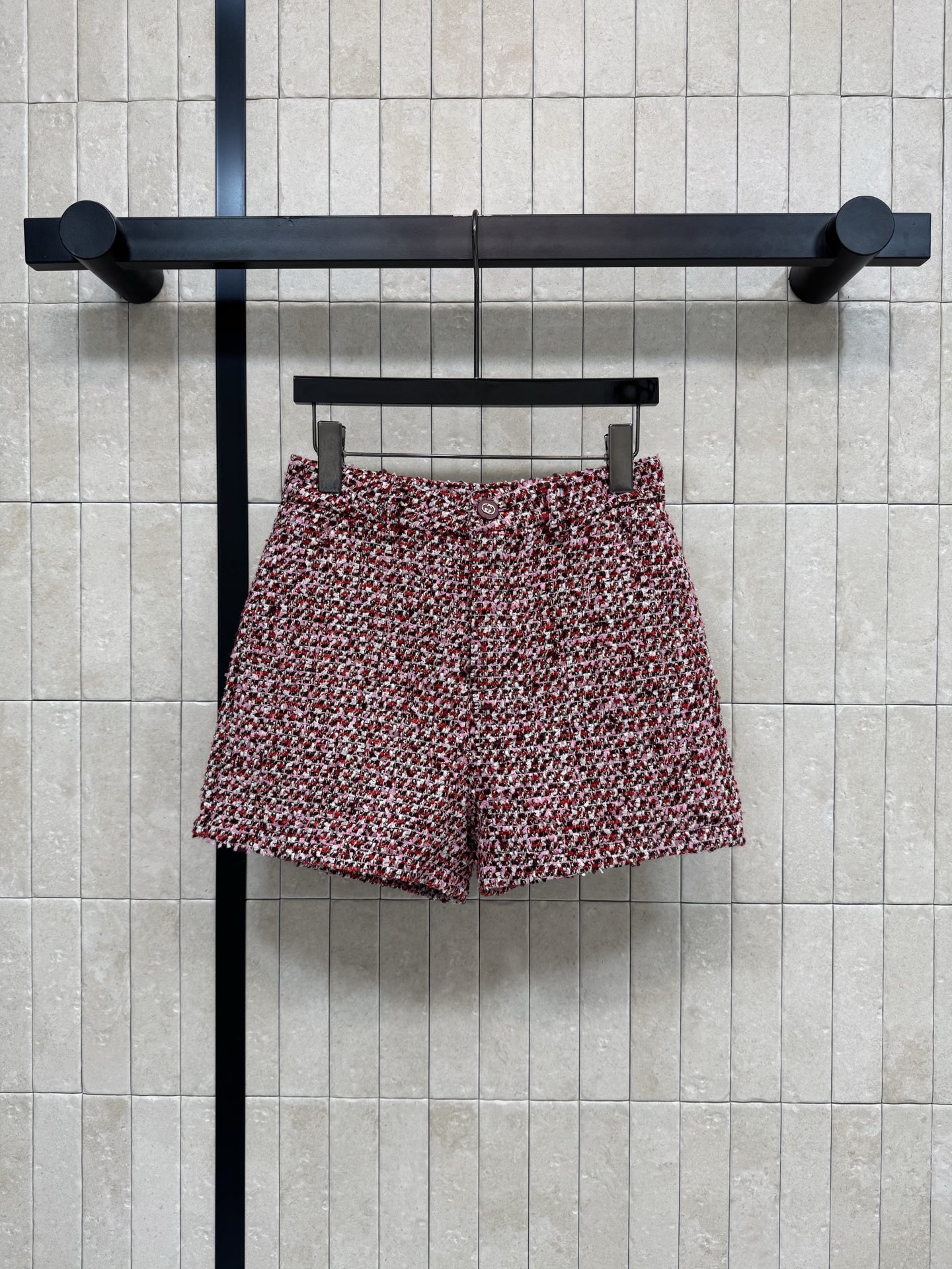 G家 26早春新款 莓红混纺粗花呢套装 短款翻领外套剪裁利落➕A字裤型修饰臀胯超藏肉 拉高腰线显比例 双