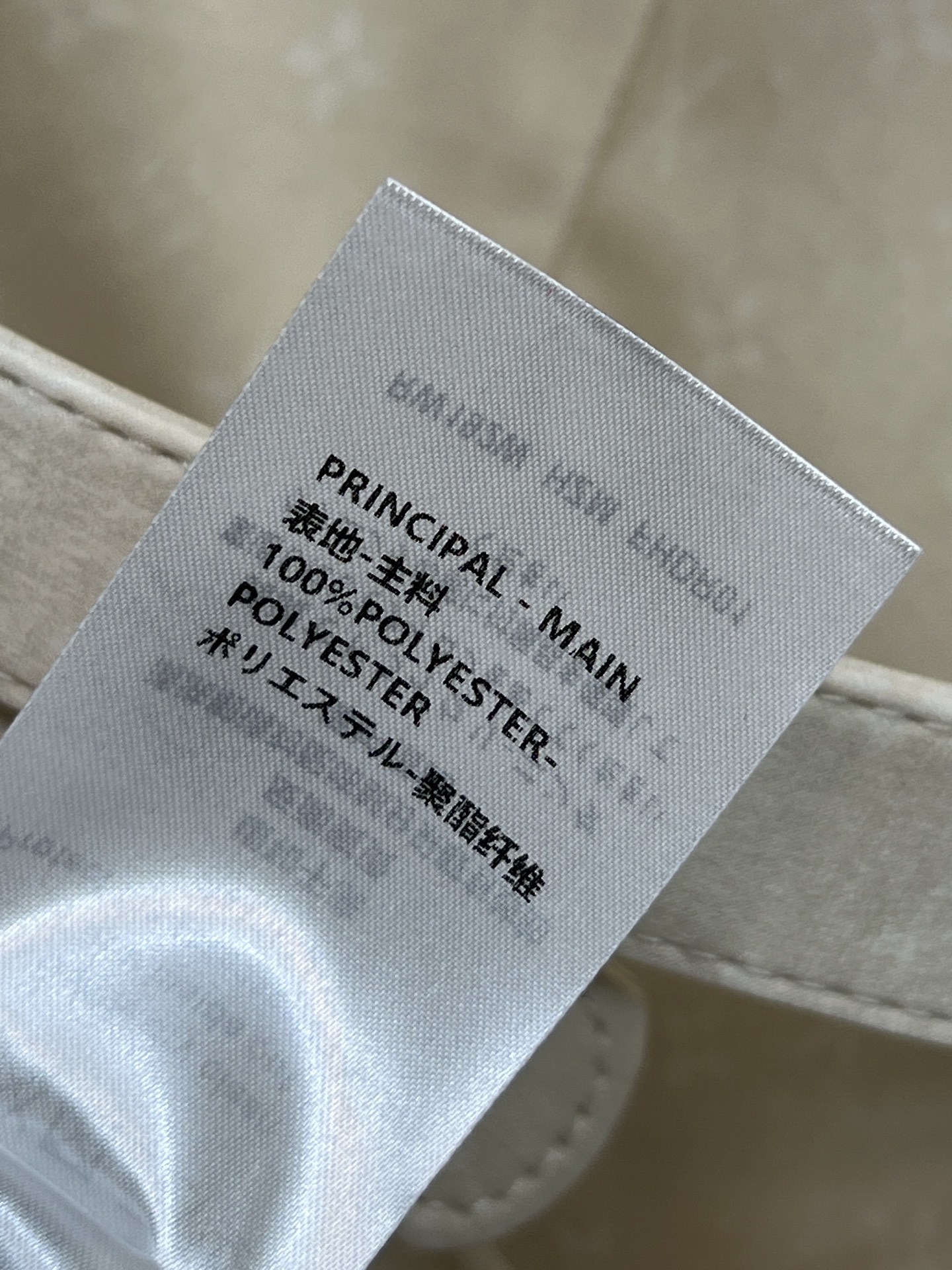 L家 26早春新款 暗纹老花无袖收腰连衣裙 满铺暗纹老花徽标 低调彰显品牌调性 收腰背心裙剪裁+可调节徽