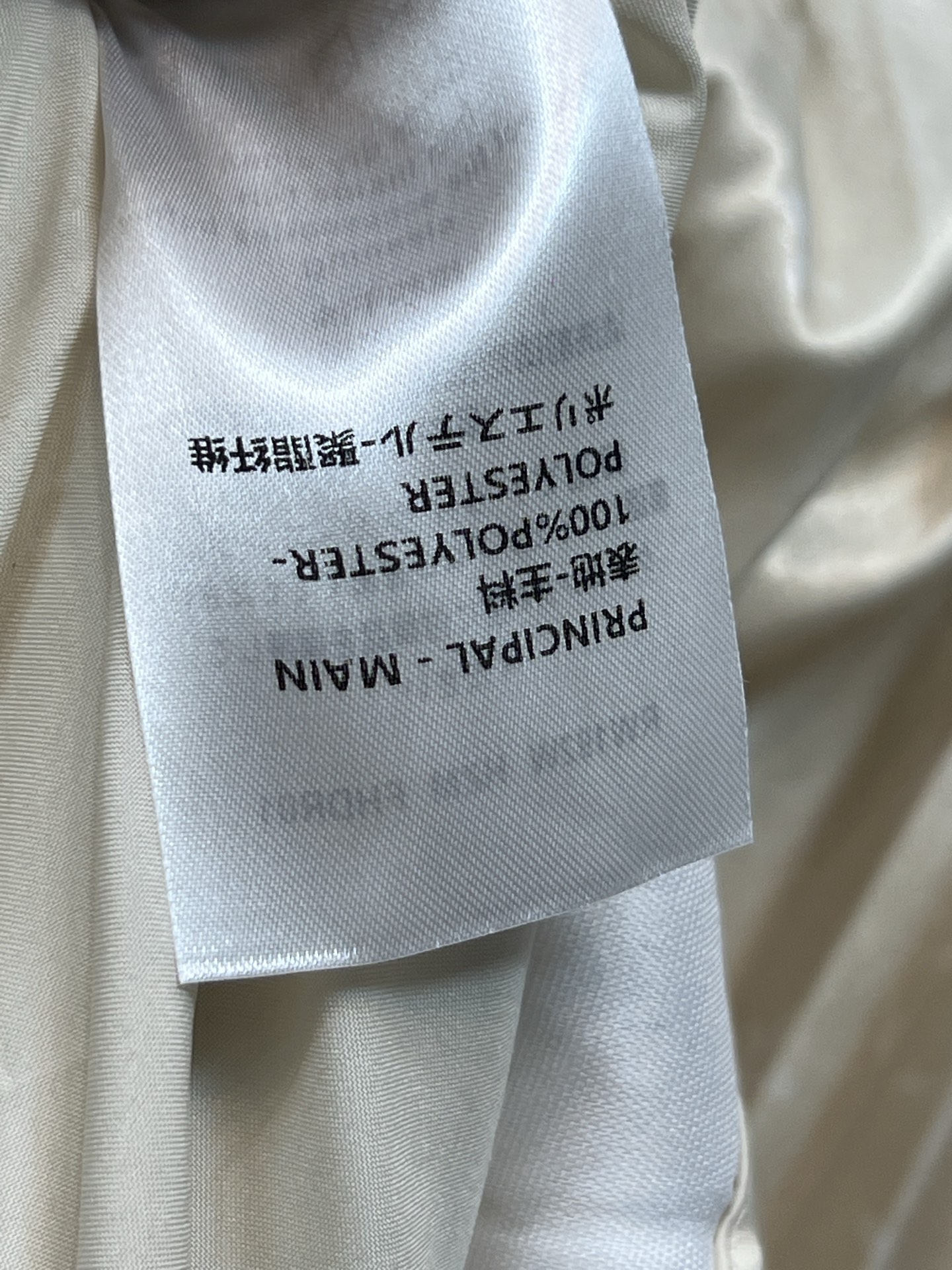 L家 26早春新款 暗纹老花不规则百褶裙 满铺暗纹老花徽标 低调彰显品牌调性 高腰设计+风琴褶皱 层次感