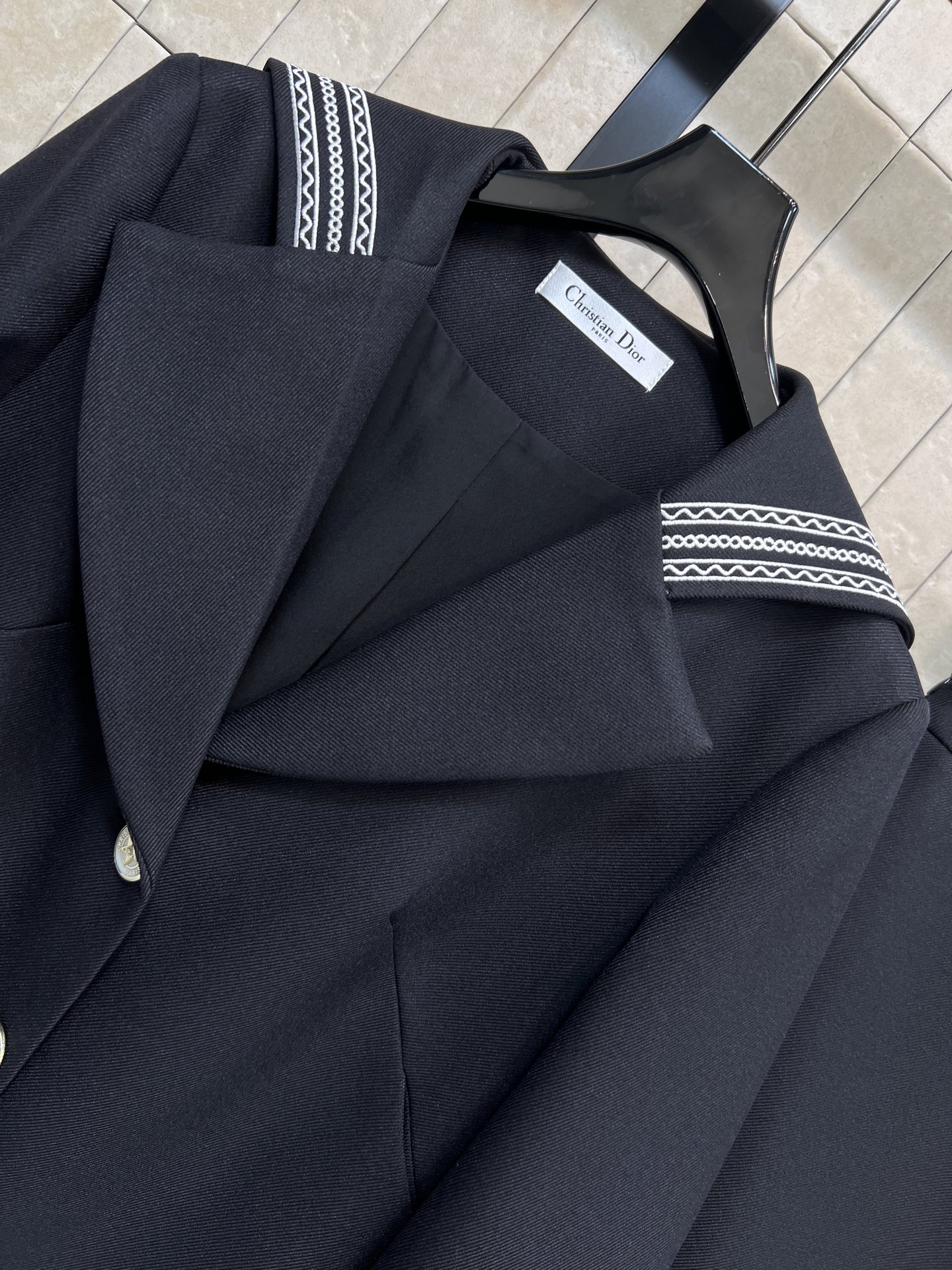 D家 26早春新款 海军风套装 海军领短款外套+高腰短裙 深海军蓝配白色条纹 简约又有细节感 经典海军领