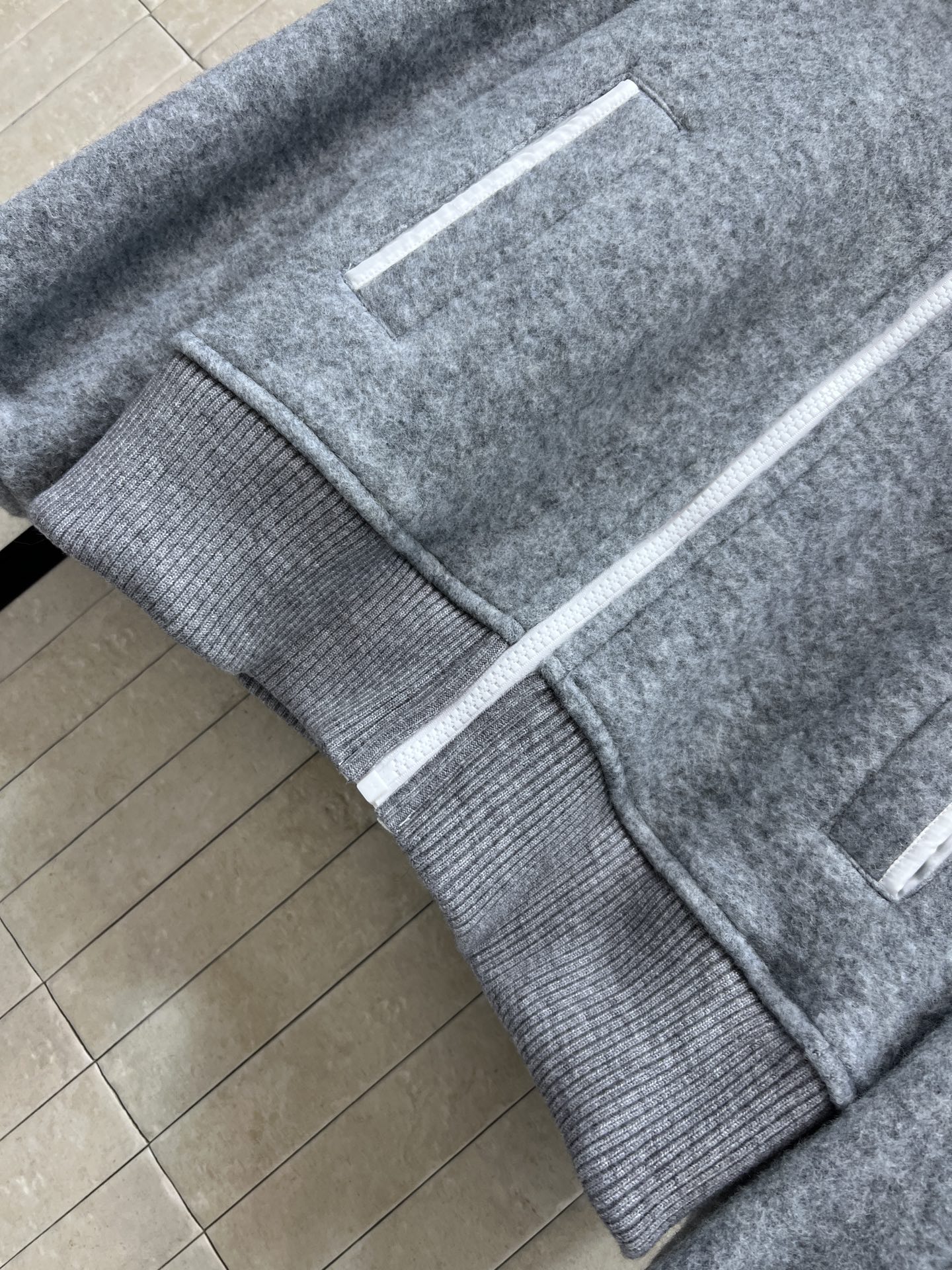 MO家 26早春新款 大毛领连帽羊毛外套 可拆卸狐狸毛领 保暖又时髦！拉链设计超方便 宽松版型慵懒随性 